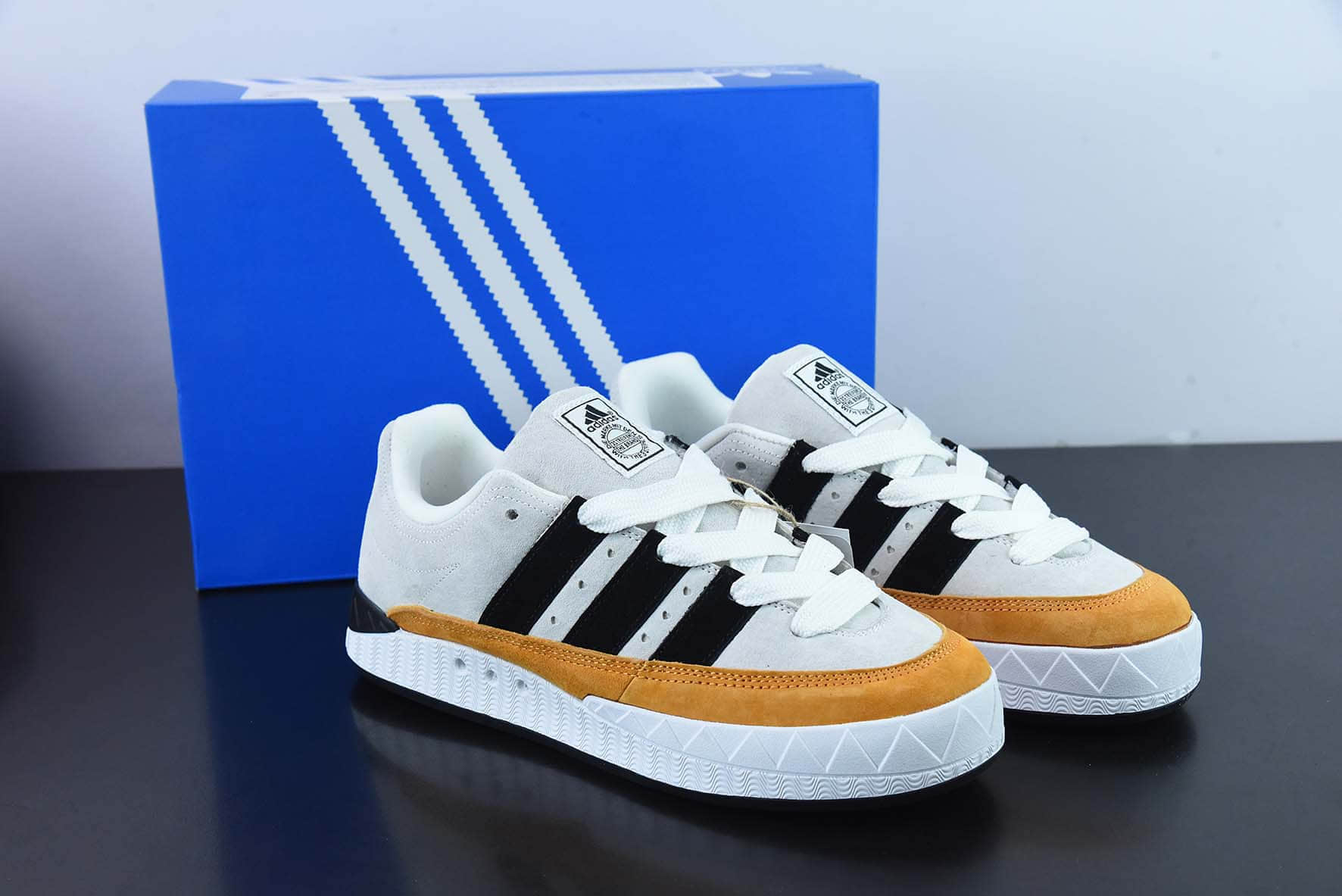 阿迪达斯Adidas Human Made x Adimatic LowBright Orange马蒂奇系列鲨鱼面包翻毛浅灰黑橙低帮休闲板鞋纯原版本 货号：HP9916