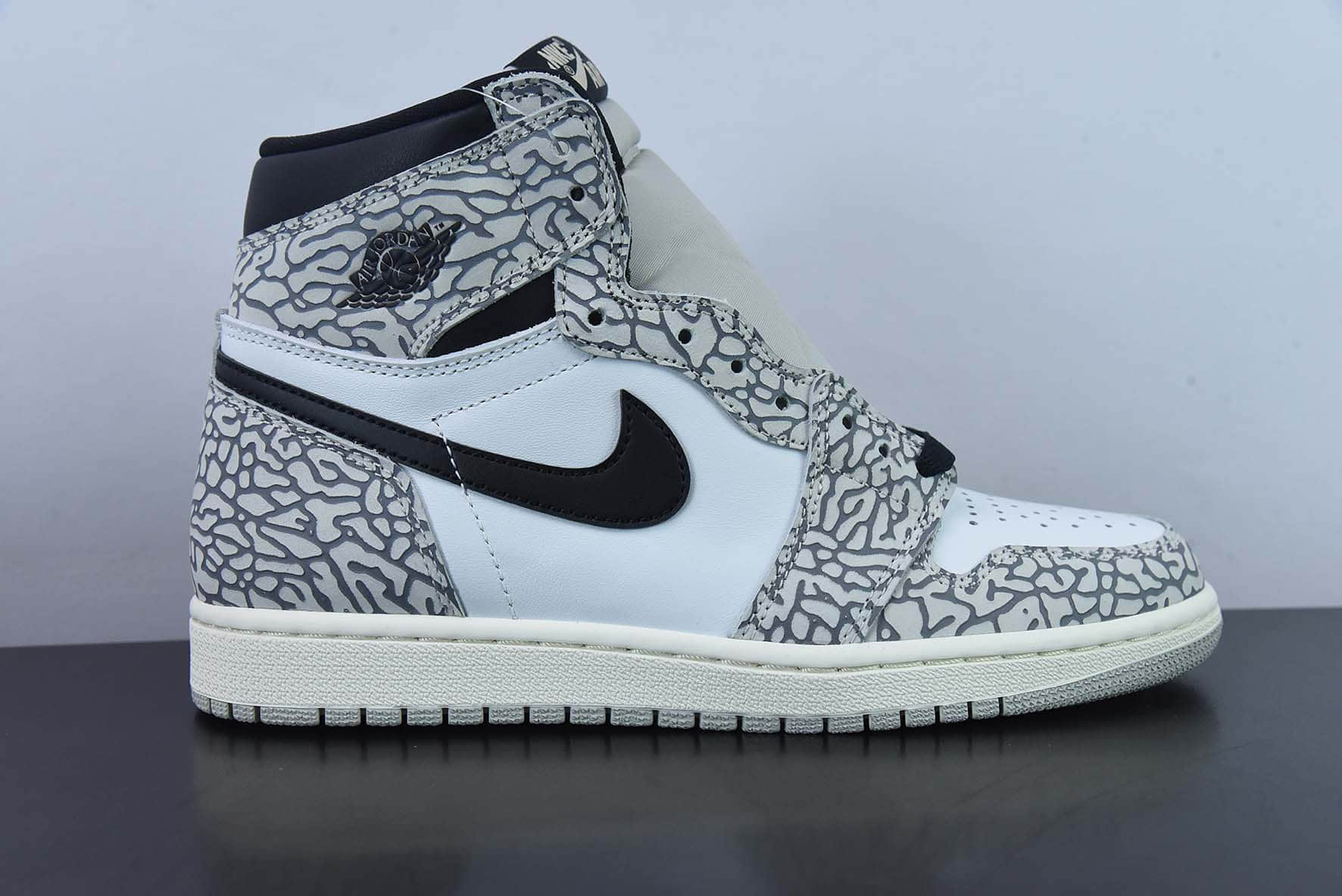 乔丹Air Jordan 1 Retro “Elephant” 大象爆裂纹高帮篮球鞋纯原版本 货号：DZ5485-052