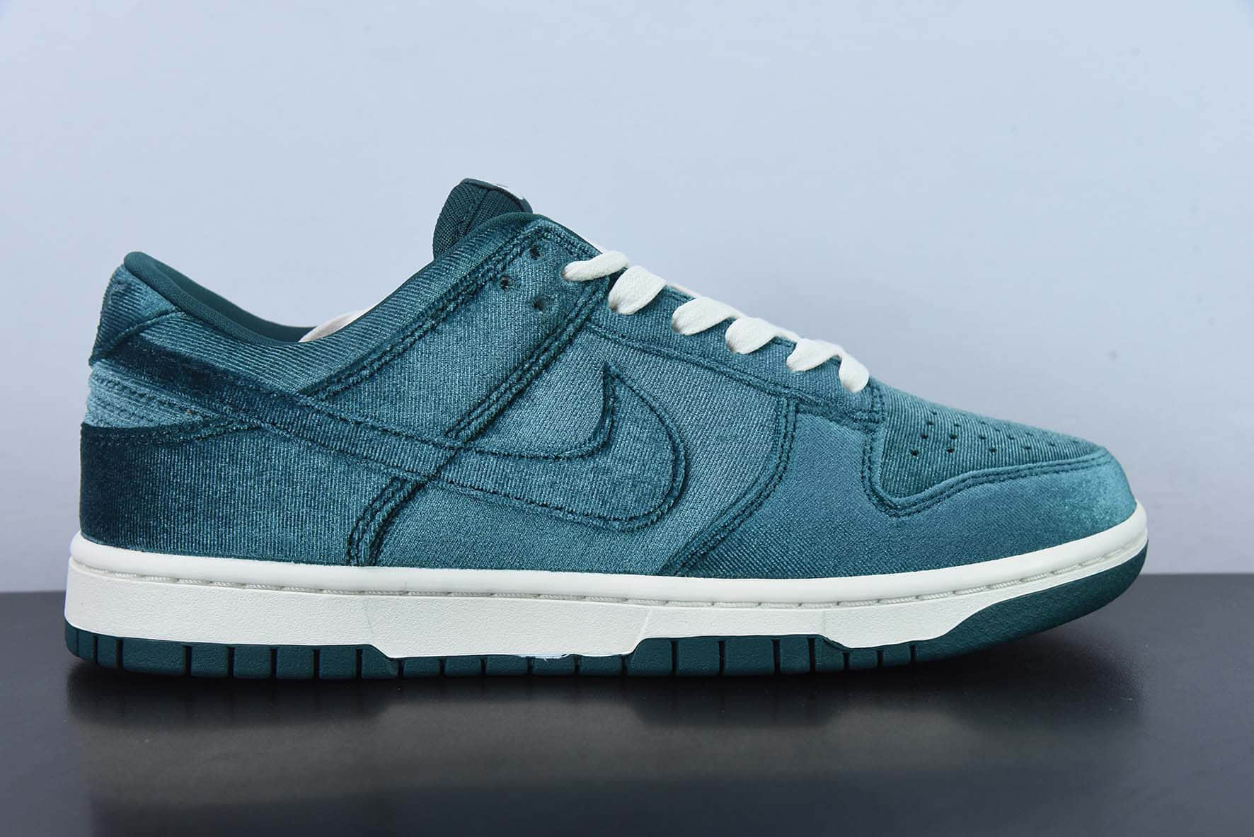 耐克Nike Dunk Low Dark Teal Velvet 天鹅绒深绿色 SB低帮休闲板鞋纯原版本 货号：DZ5224-300