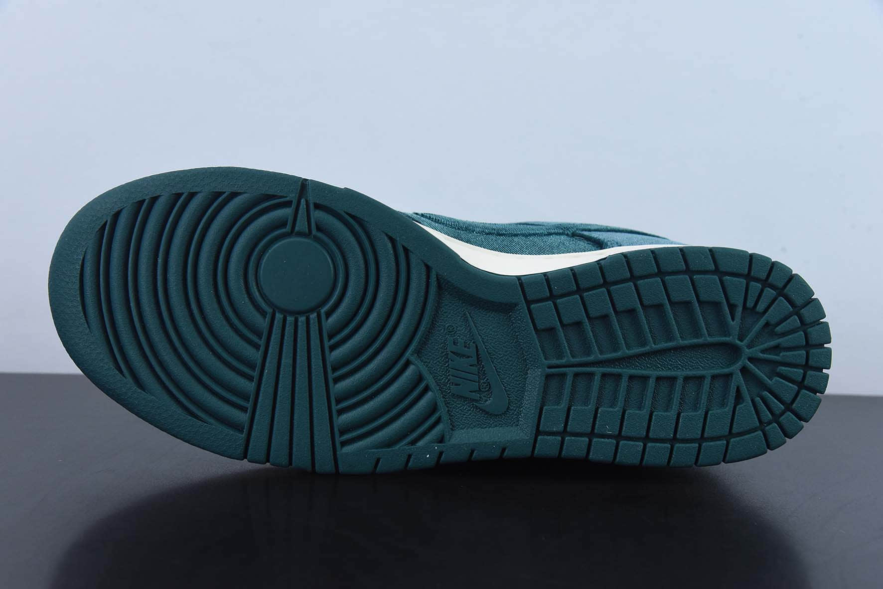 耐克Nike Dunk Low Dark Teal Velvet 天鹅绒深绿色 SB低帮休闲板鞋纯原版本 货号：DZ5224-300