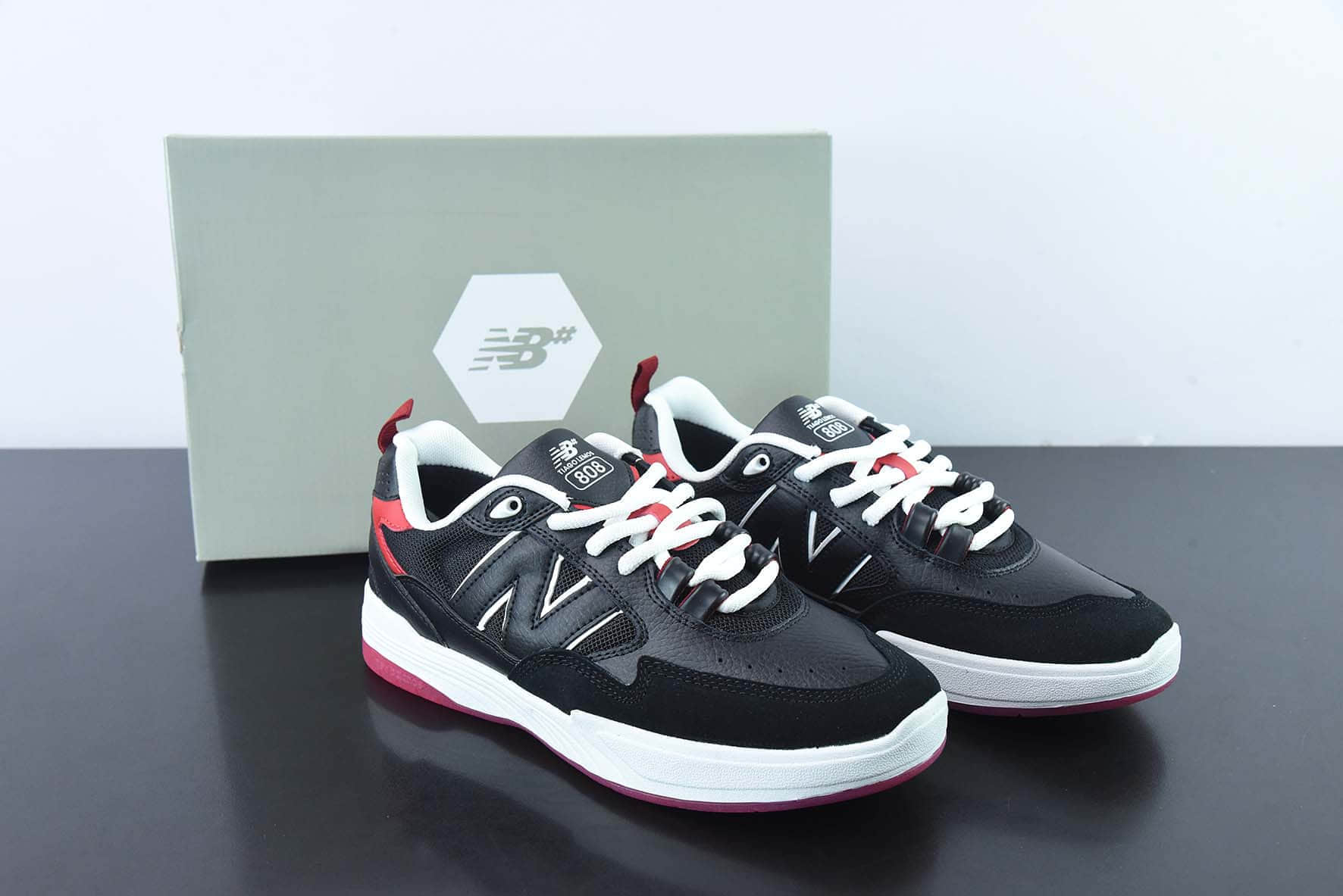 新百伦New Balance 808系列黑红复古休闲跑步鞋纯原版本 货号：NM808BRD