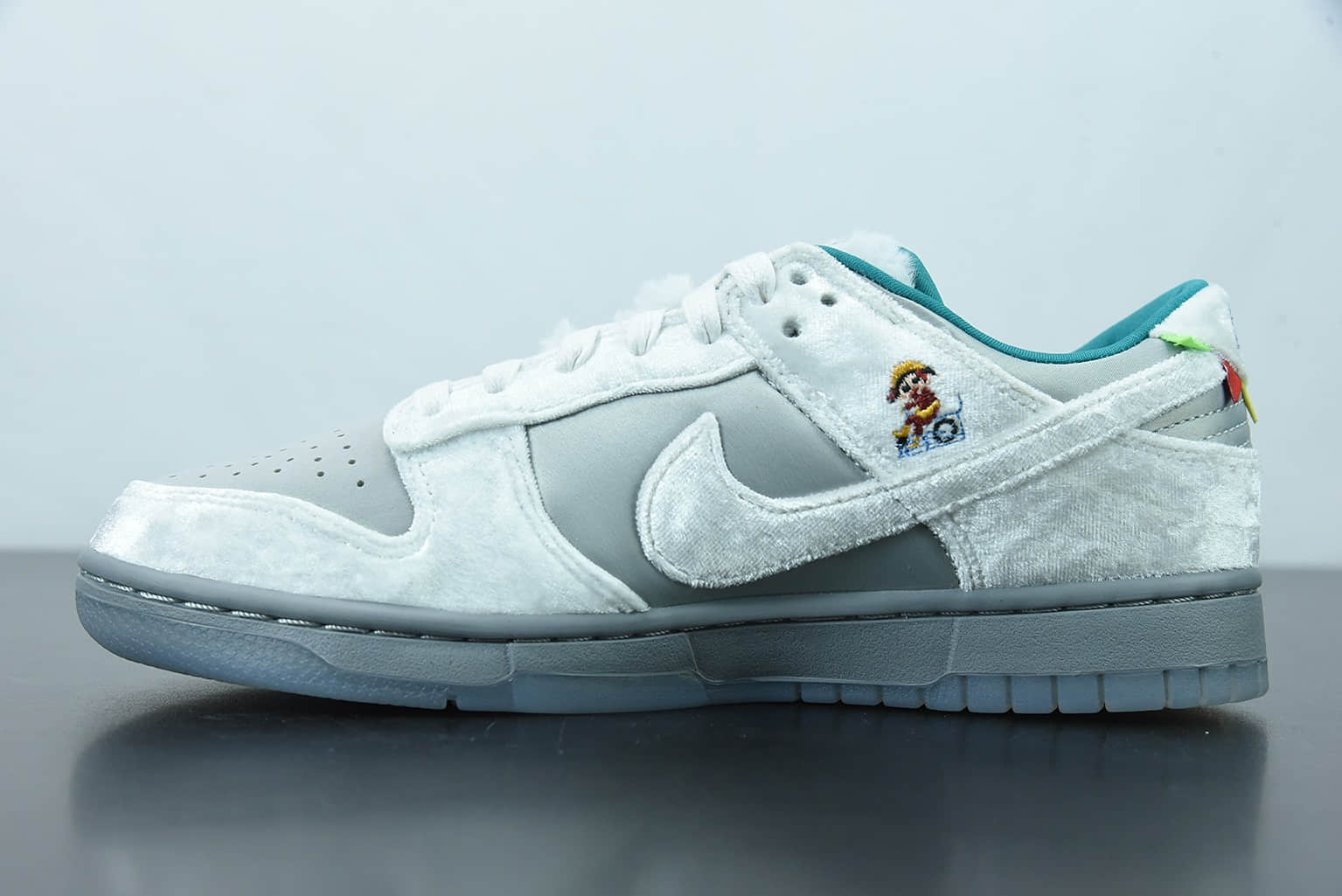 耐克Nike Dunk Low Ice 冰雪奇缘圣诞节冬季仙境冰雪节SB低帮休闲滑板鞋纯原版本 货号：DO2326-001