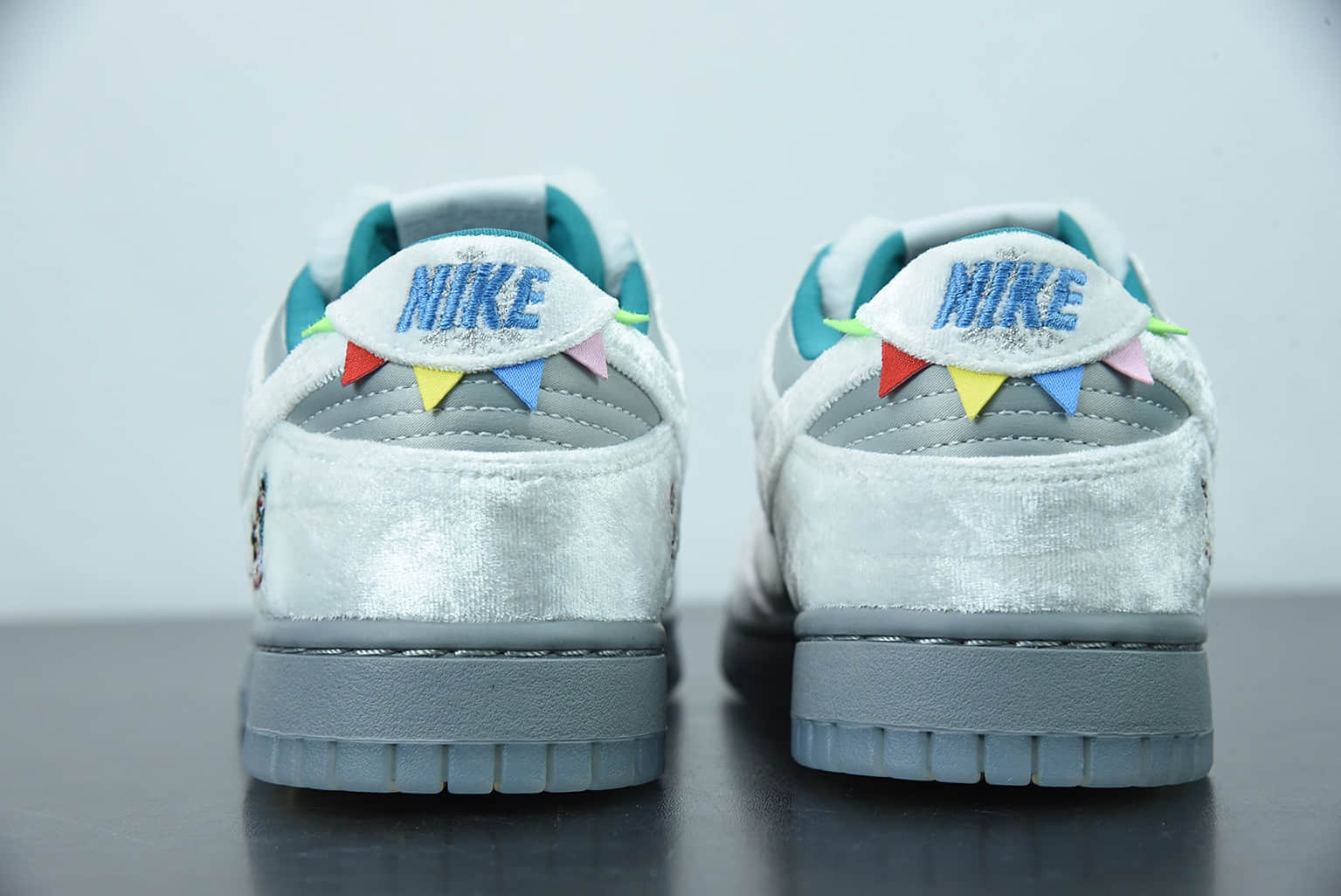 耐克Nike Dunk Low Ice 冰雪奇缘圣诞节冬季仙境冰雪节SB低帮休闲滑板鞋纯原版本 货号：DO2326-001