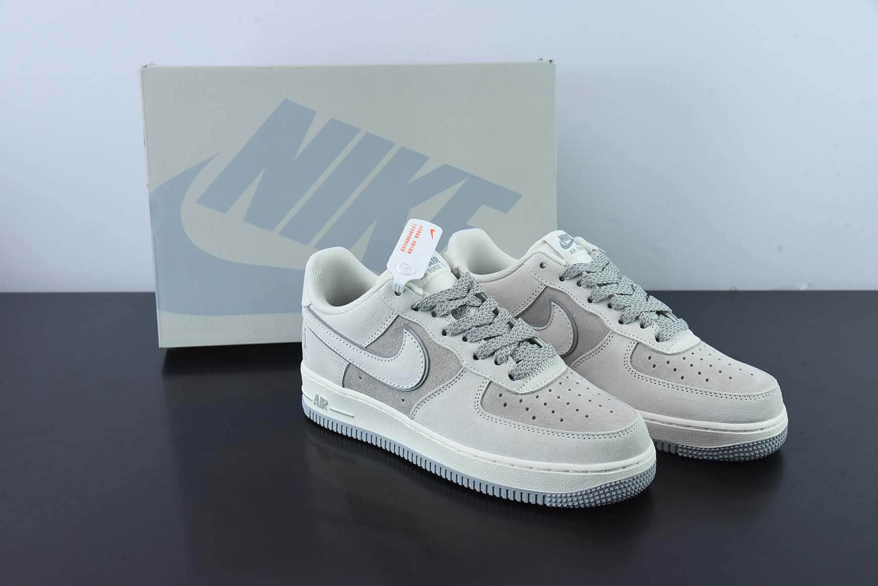 耐克Nike Basketbal Nike Air Force 1 Low '07 “Four Horsemen”PE 勒布朗詹姆斯限定款深灰麂皮空军一号低帮休闲板鞋纯原版本 货号：DZ3696-005