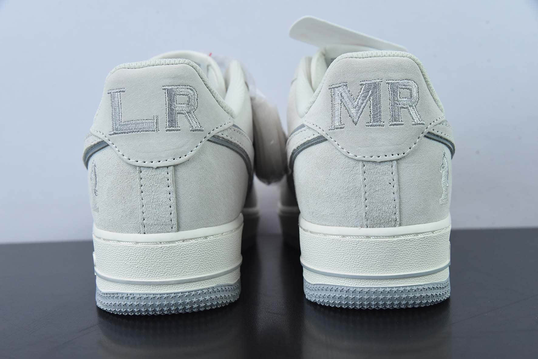 耐克Nike Basketbal Nike Air Force 1 Low '07 “Four Horsemen”PE 勒布朗詹姆斯限定款深灰麂皮空军一号低帮休闲板鞋纯原版本 货号：DZ3696-005