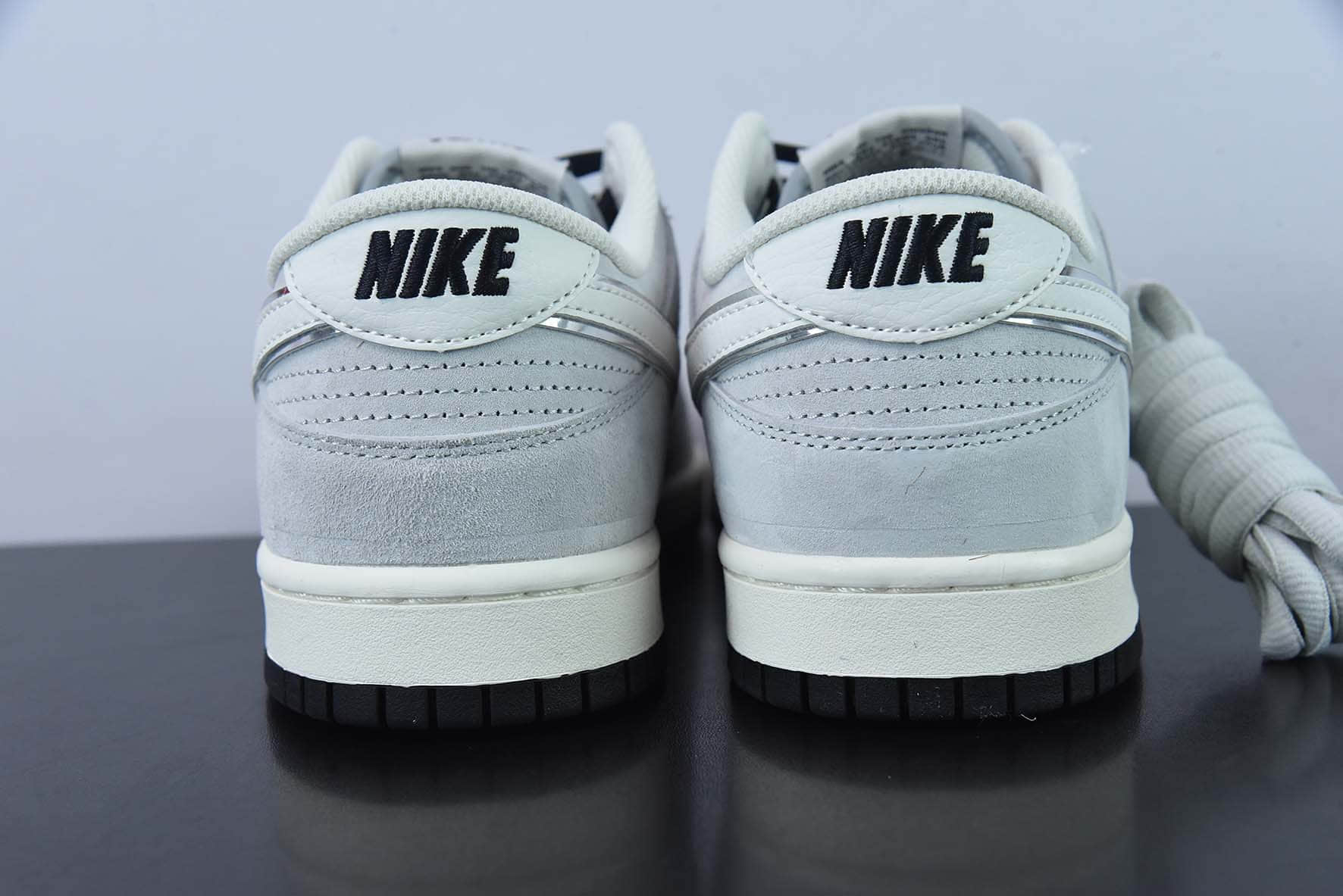 耐克Nike Otomo Katsuhiro x NK SB Dunk Low Steamboy OST 大友克洋联名麂皮灰白SB低帮休闲滑板鞋纯原版本 货号：CV0820-508