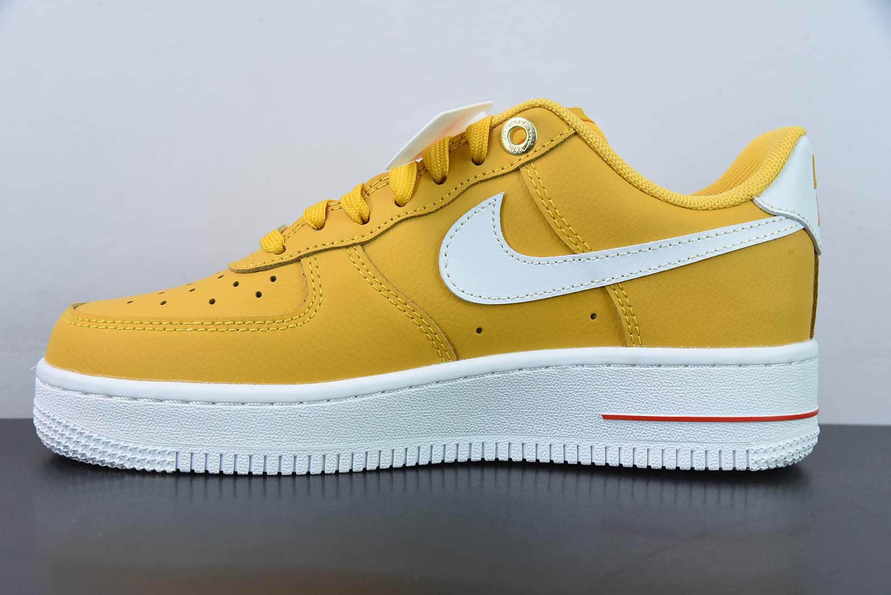 耐克Nike Air Force 1 '07 Low 白橙黄红小勾空军一号低帮运动休闲板鞋纯原版本 货号：DQ7582-700
