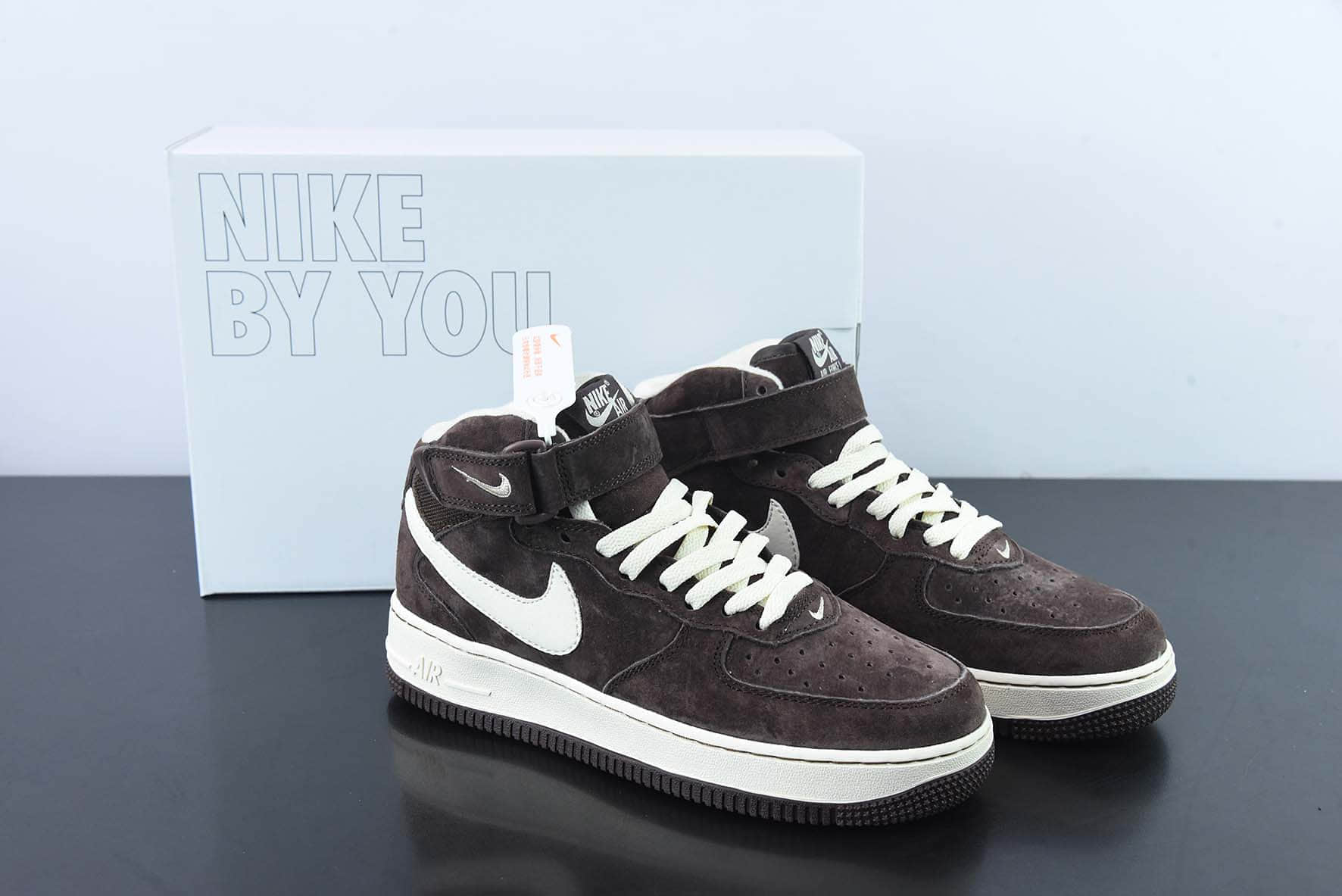 耐克Nike Air Force 1'07 Mid QS 咖啡色空军一号中帮休闲板鞋纯原版本 货号：DM0107-200