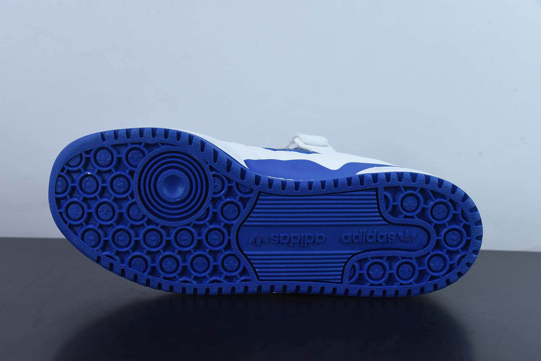 阿迪达斯Adidas Originals Forum 84 Low 罗马系列白蓝魔术贴低帮复古系带百搭休闲运动板鞋纯原版本 货号：FY7974
