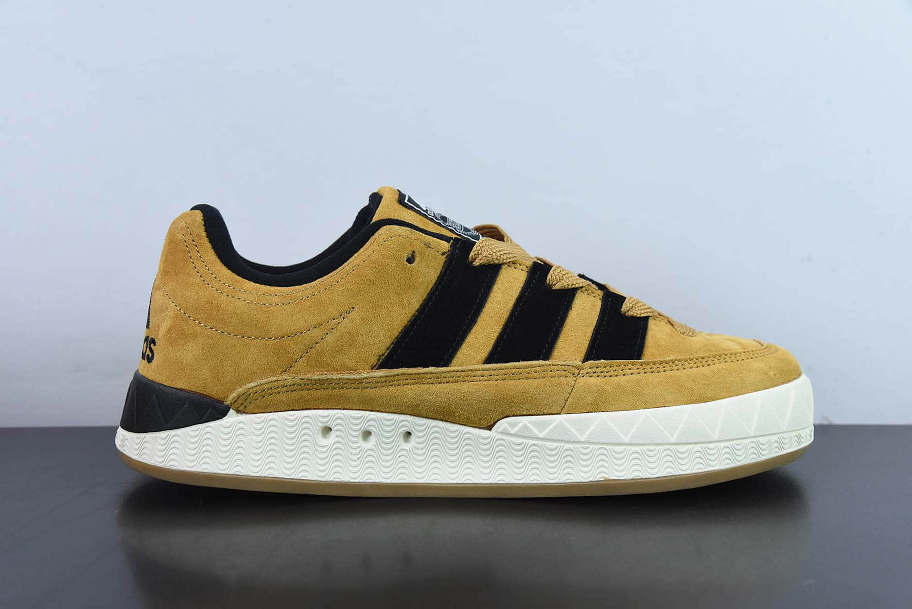 阿迪达斯Adidas JZCFF AD Adimatic Low马蒂奇系列棕黄黑低帮复古鲨鱼面包鞋运动休闲滑板板鞋纯原版本 货号：HQ3935