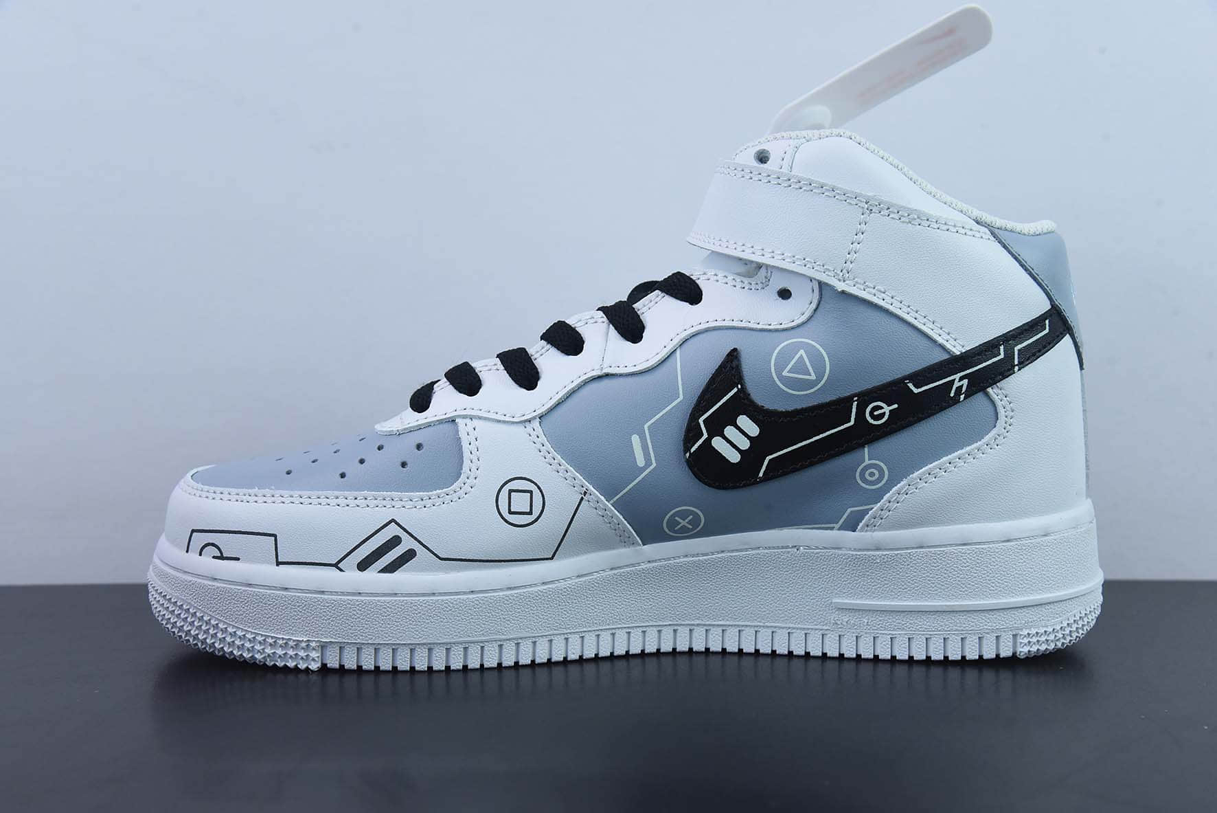 耐克Nike Air Force 1 MID’07 电玩主题黑白灰空军一号中帮休闲板鞋纯原版本 货号：CW2288-115