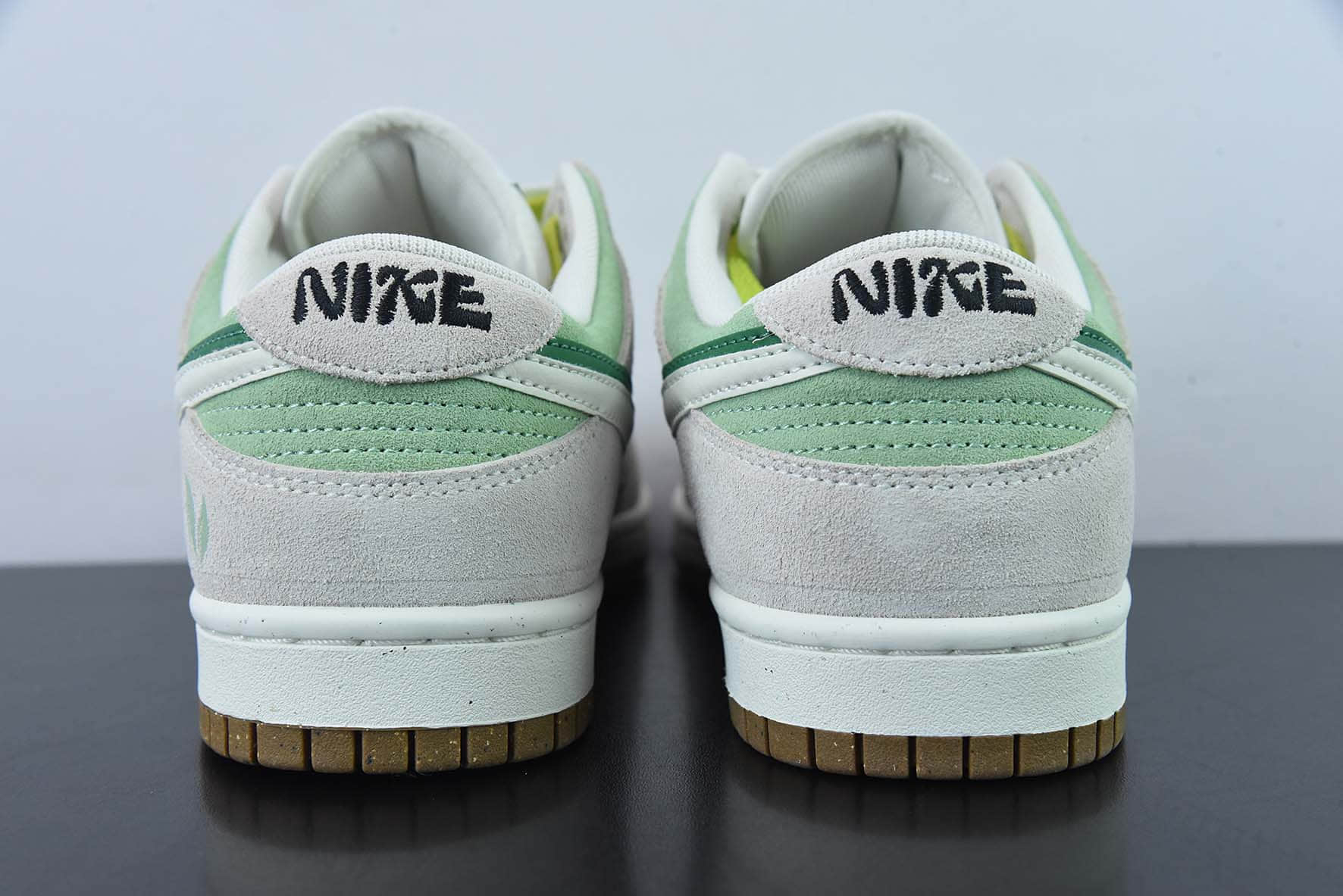 耐克Nike Dunk Low SE 85灰绿双钩SB低帮休闲滑板鞋纯原版本 货号：DO9457-100