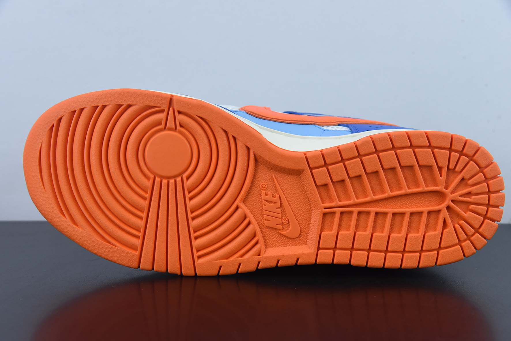 耐克Nike SB Dunk Scrap LowKnicks拼接蓝橙白缝合怪扣篮系列低帮经典百搭休闲运动板鞋纯原版本 货号：DM0128-100