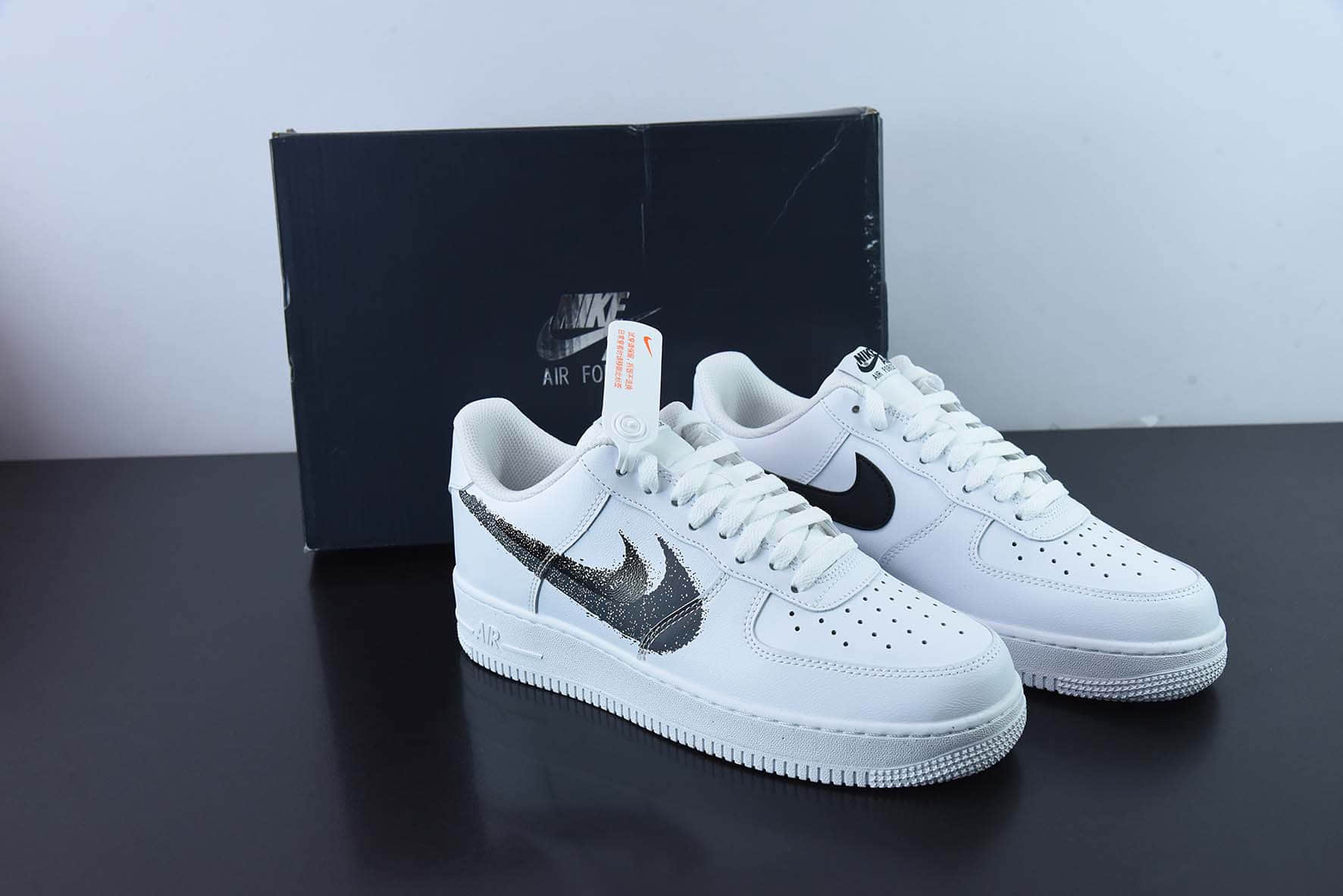 耐克Nike Air Force 1 Low 黑白大勾空军一号低帮运动休闲板鞋纯原版本 货号：FD0660-100