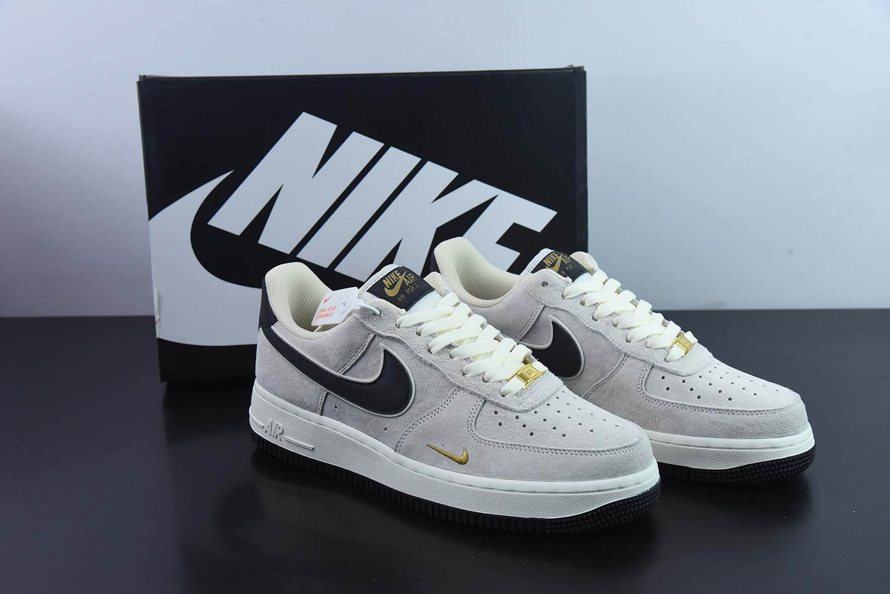 耐克Nike Air Force 1 Low ’07 小勾黑麂皮空军一号低帮休闲板鞋纯原版本 货号：KK5636-810