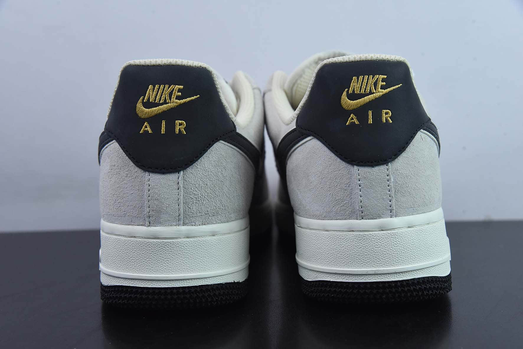 耐克Nike Air Force 1 Low ’07 小勾黑麂皮空军一号低帮休闲板鞋纯原版本 货号：KK5636-810