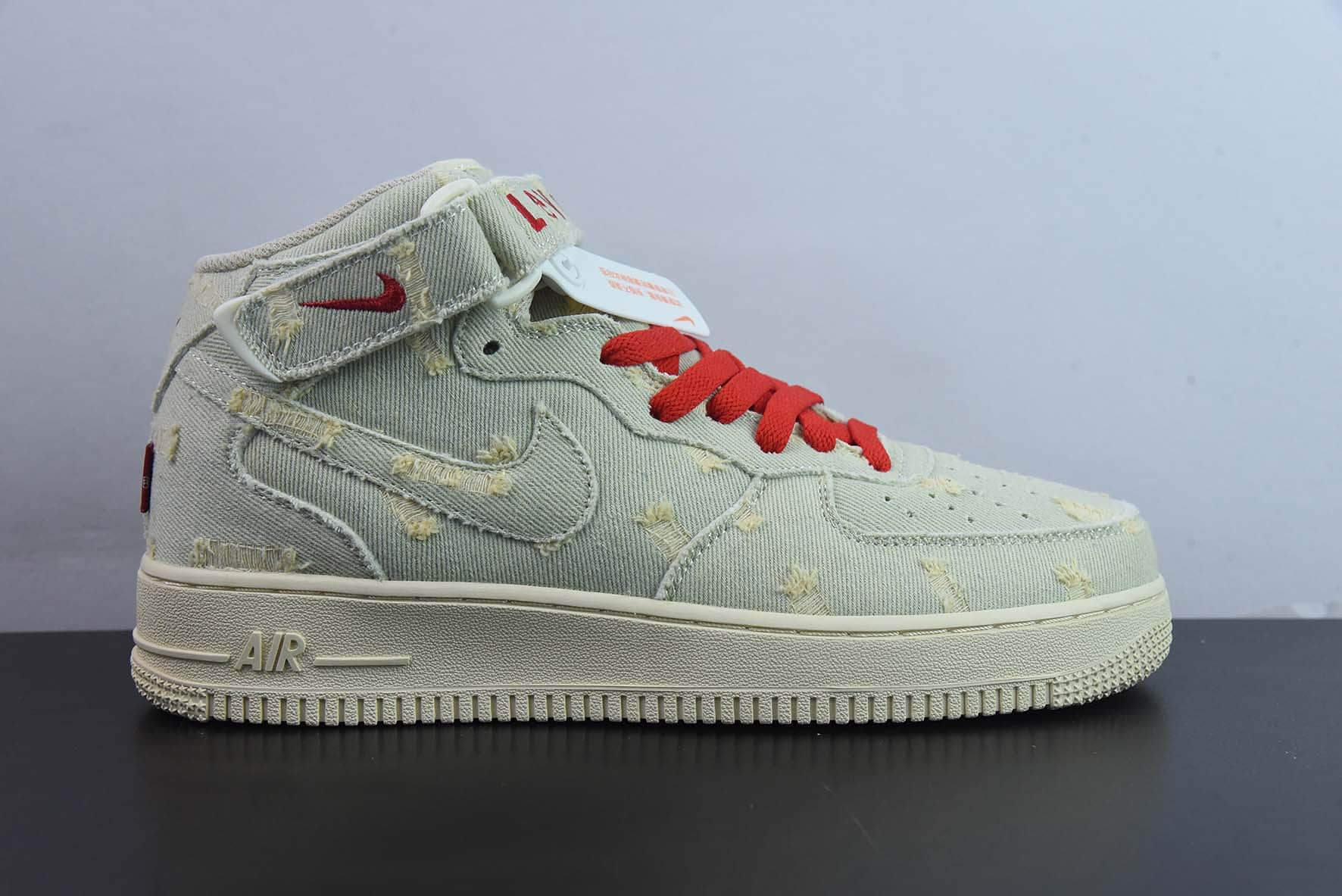 耐克Nike Air Force 1 '07 MID Levi's 李维斯联名水洗淡蓝磨破布空军一号中帮休闲板鞋纯原版本 货号：651122-215