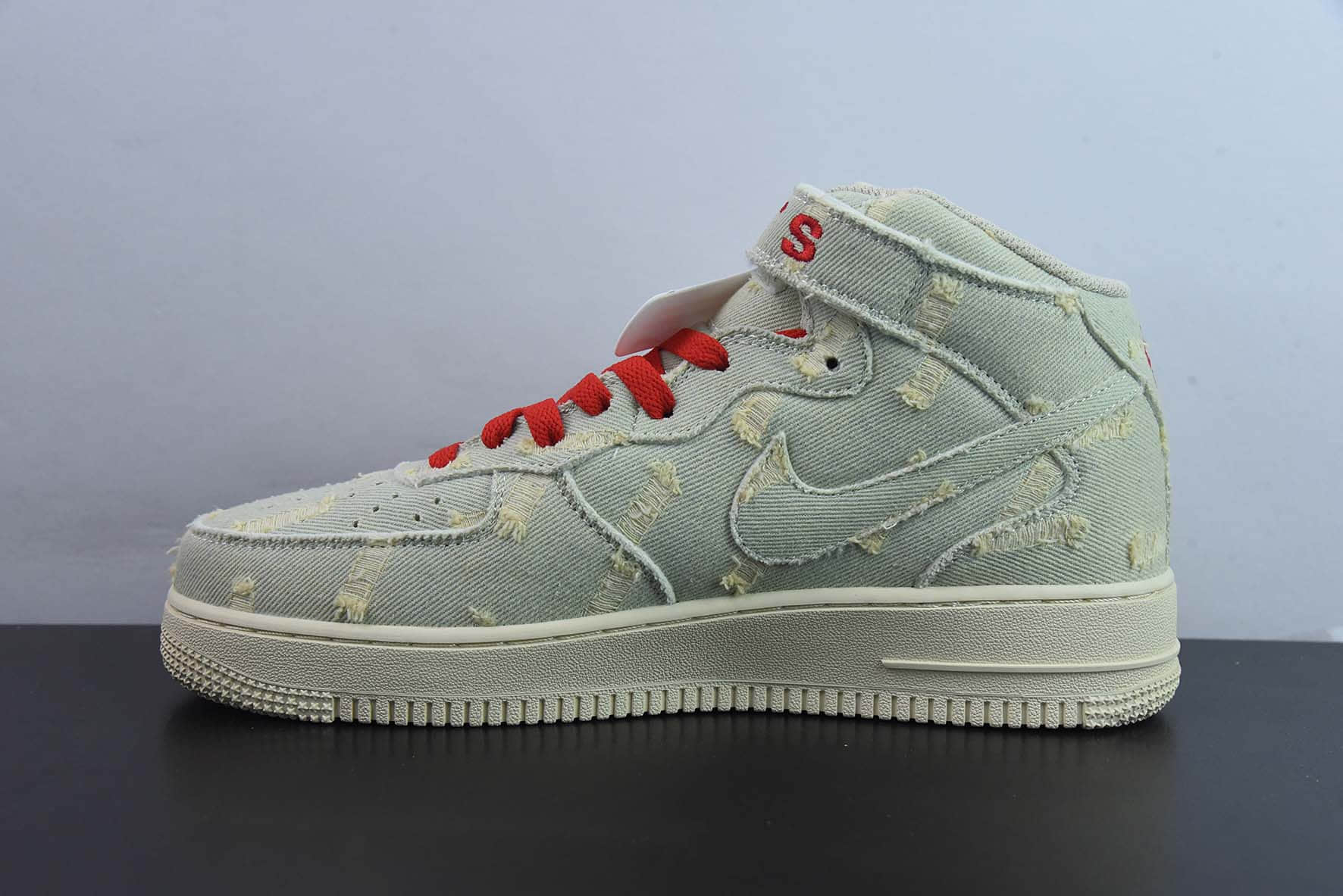 耐克Nike Air Force 1 '07 MID Levi's 李维斯联名水洗淡蓝磨破布空军一号中帮休闲板鞋纯原版本 货号：651122-215