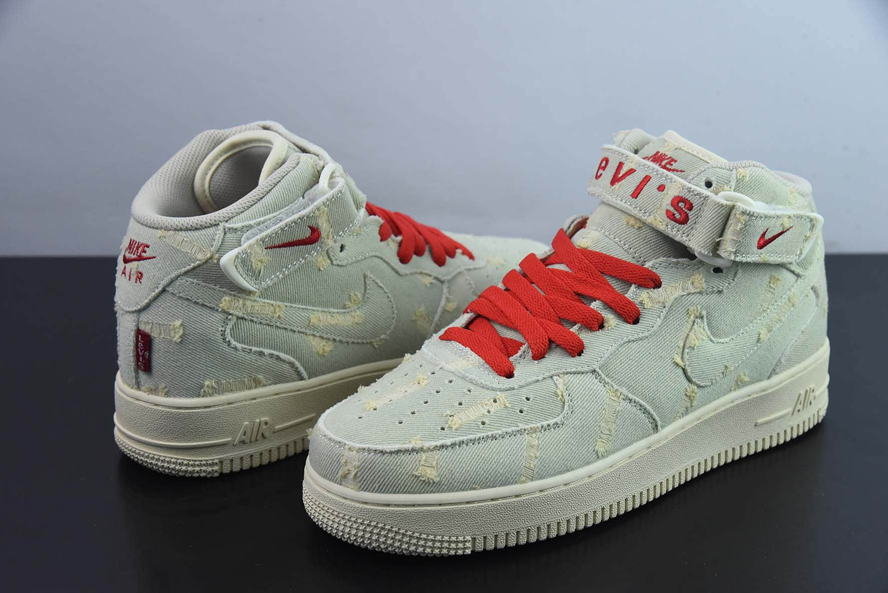 耐克Nike Air Force 1 '07 MID Levi's 李维斯联名水洗淡蓝磨破布空军一号中帮休闲板鞋纯原版本 货号：651122-215