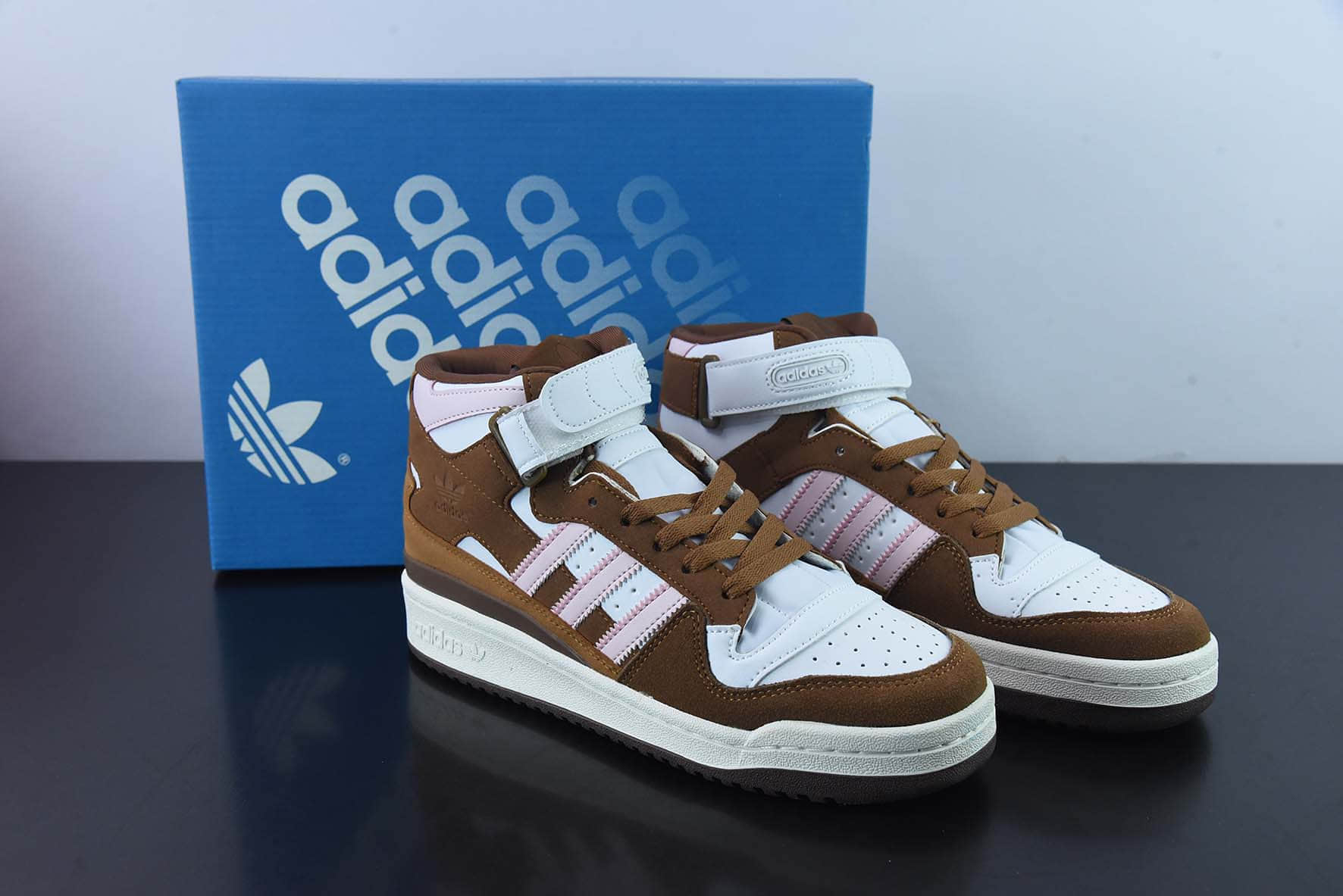 阿迪达斯Adidas Originals Forum 84 High 罗马系列皮革白棕粉魔术贴高帮复古系带百搭休闲运动板鞋纯原版本 货号：GY6802