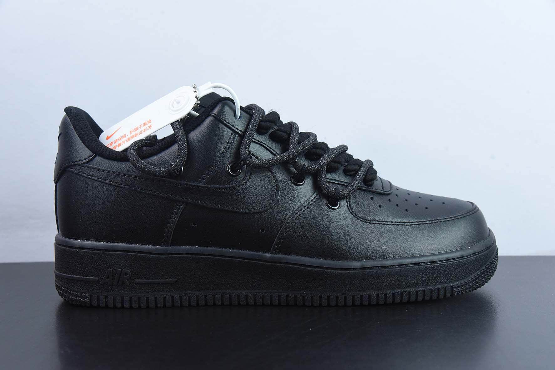 耐克Nike By You Air Force 1'07 Low Retro SP“全黑武士绑绳”空军一号低帮休闲板鞋纯原版本 货号：CV1724-001