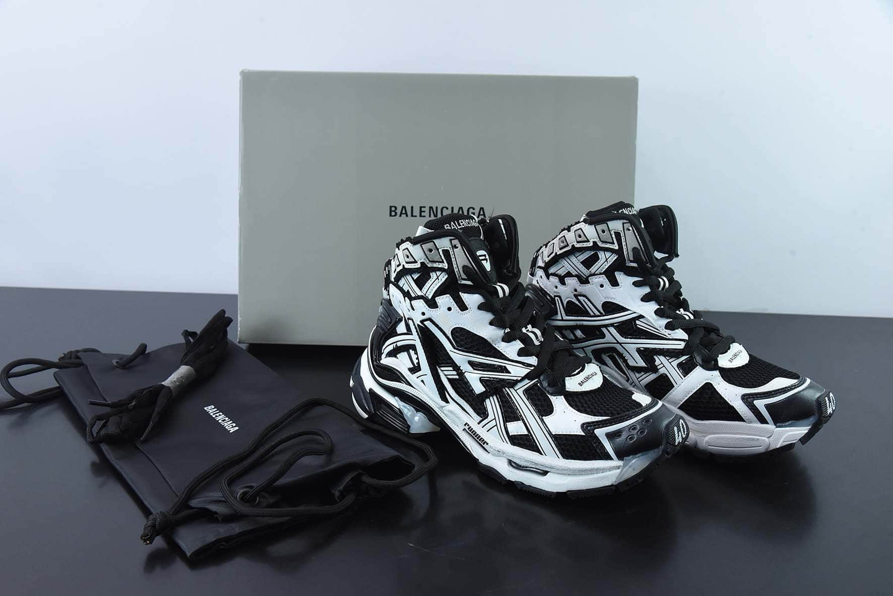 巴黎世家Balenciaga Runner Hightop 巴黎世家7.0黑白银高帮 22ss最新配色潮流复古老爹鞋纯原版本 货号：W3RH29010