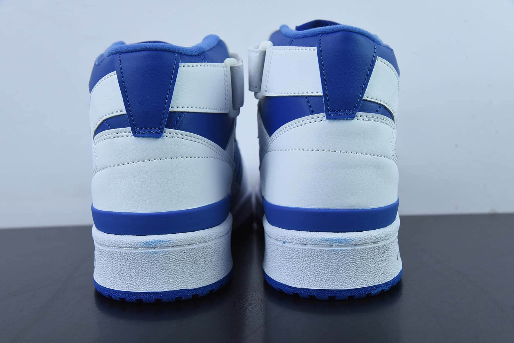 阿迪达斯Adidas Ad Forum 84 High Blue Thread 白宝蓝色人气单品经典复古高帮篮球鞋纯原版本 货号：FY4976