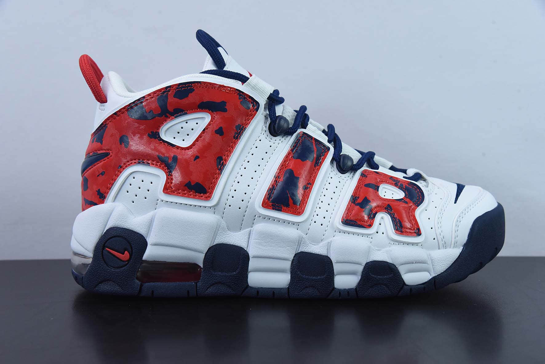 耐克Nike Air More Uptempo 大AIR皮蓬白红蛇纹迷彩复古篮球鞋纯原版本 货号：CZ7885-100