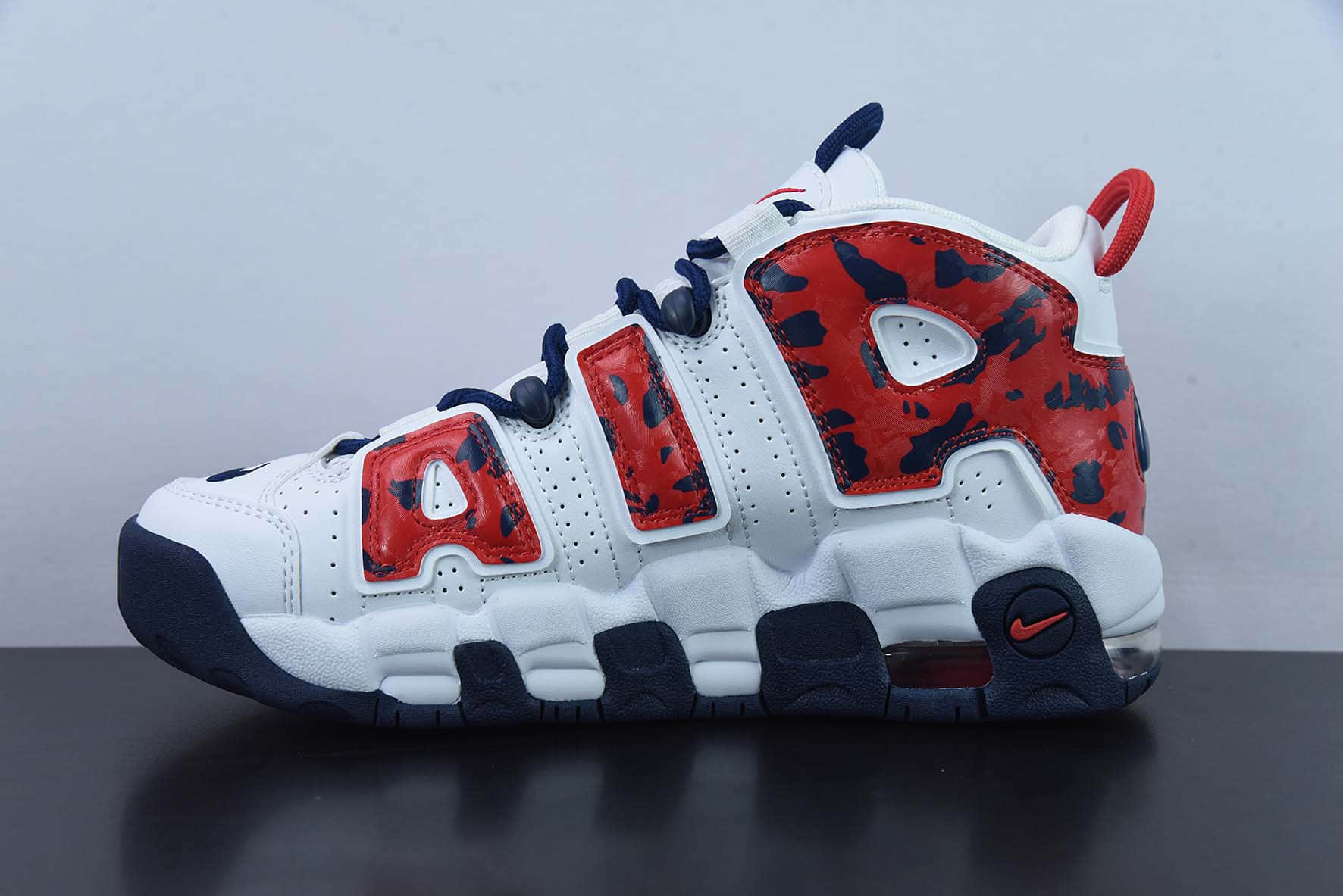 耐克Nike Air More Uptempo 大AIR皮蓬白红蛇纹迷彩复古篮球鞋纯原版本 货号：CZ7885-100