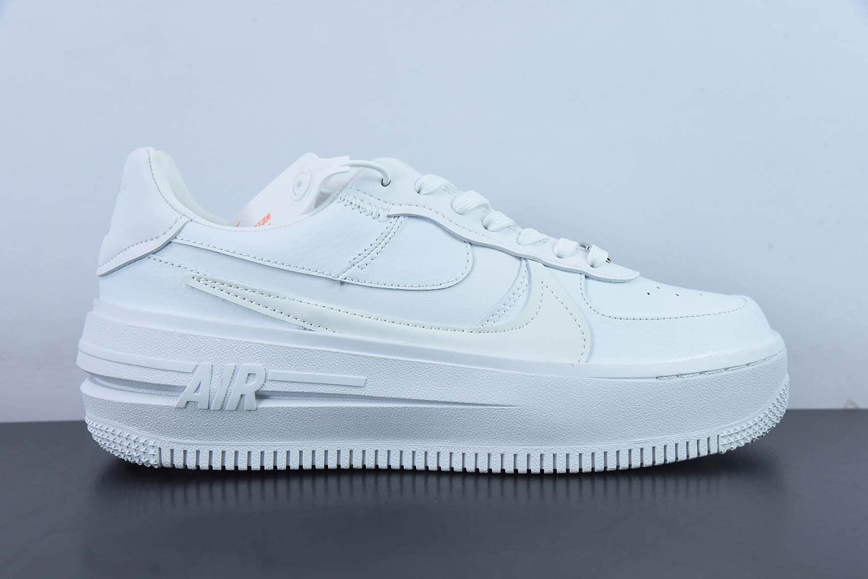 耐克Nike Air Force1 Low PLTAF.ORMTriple White变种双层底空军一号 “解构全白低帮休闲板鞋纯原版本 货号：DJ9946-100