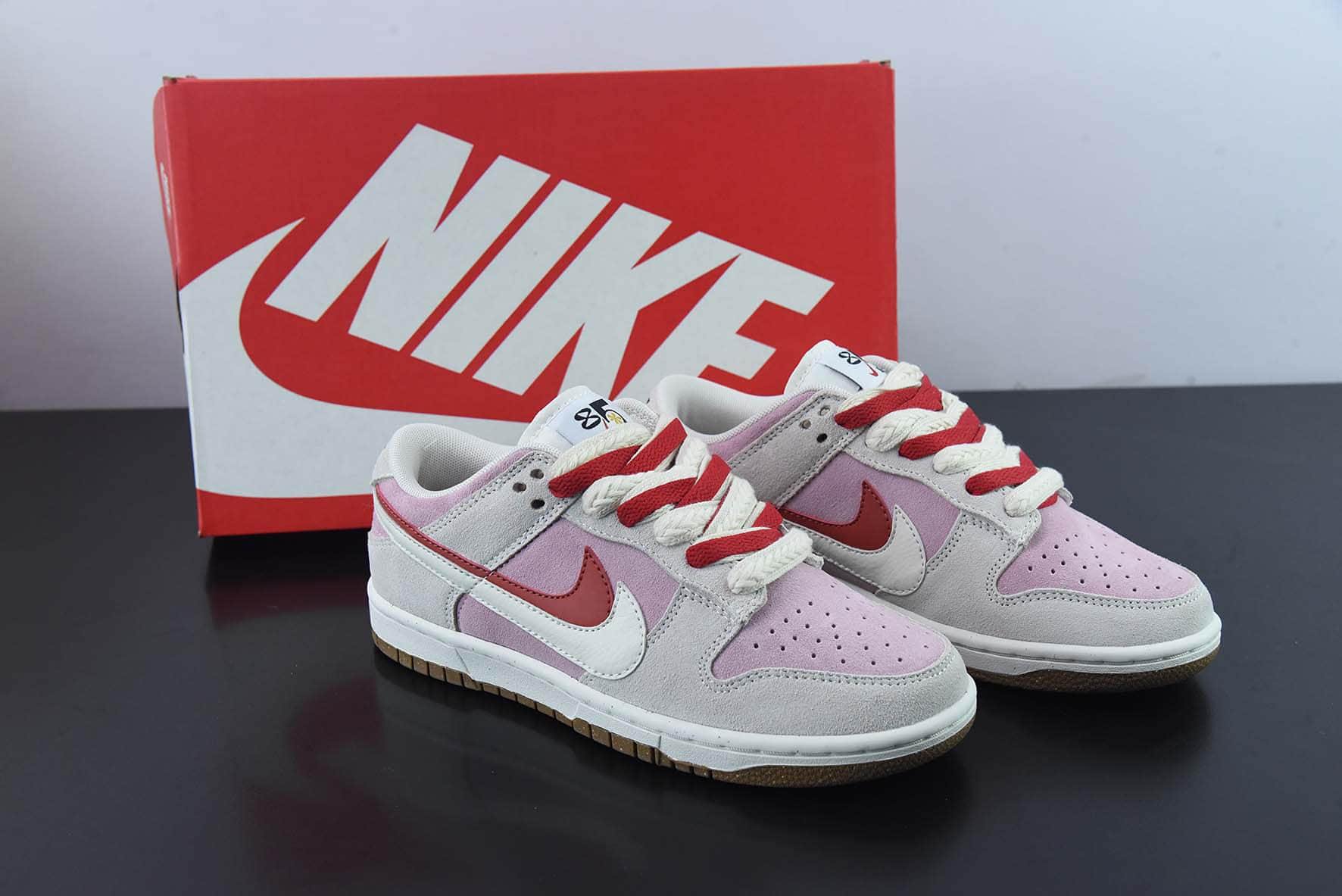 耐克Nike Dunk Low SE “85” 红白双钩SB低帮休闲滑板鞋纯原版本 货号：DO9457-100