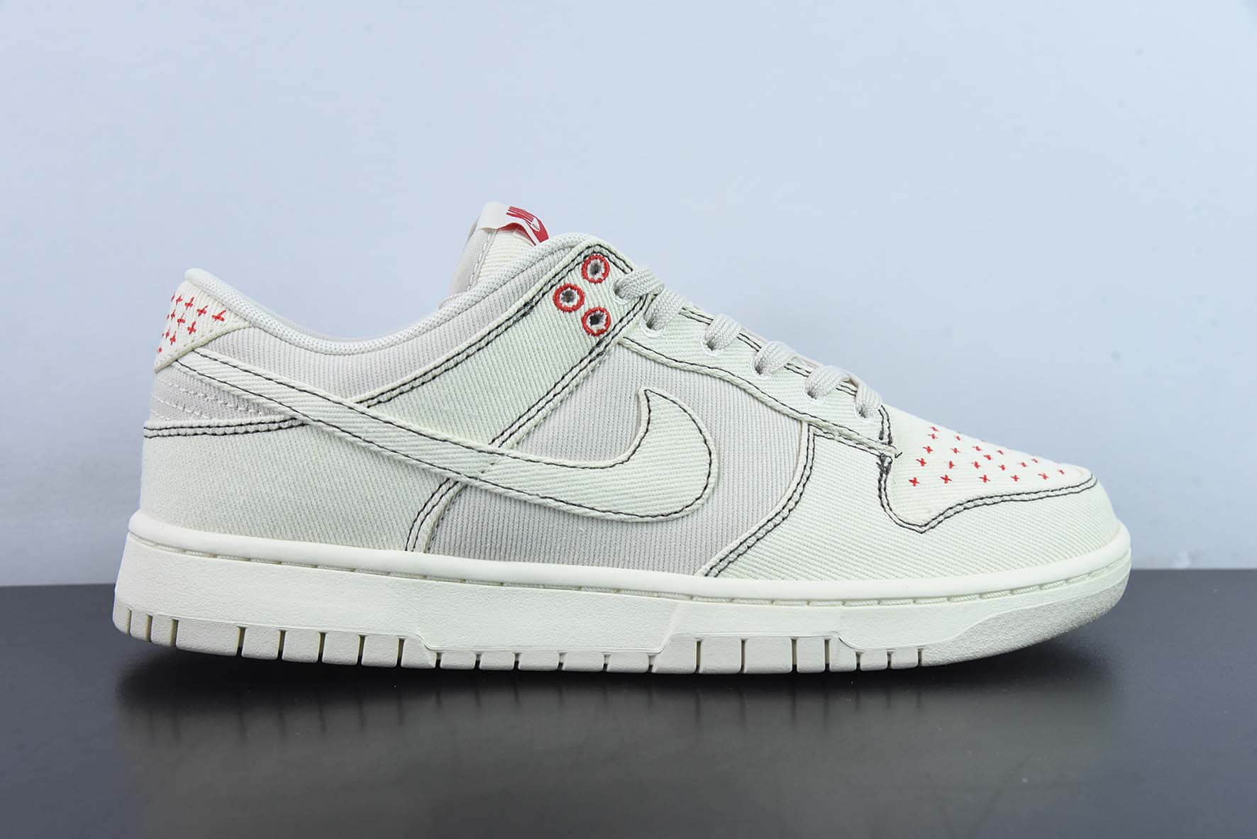 耐克Nike SB Dunk Low 丹宁白红满天星SB低帮休闲板鞋纯原版本 货号：DV0834-100