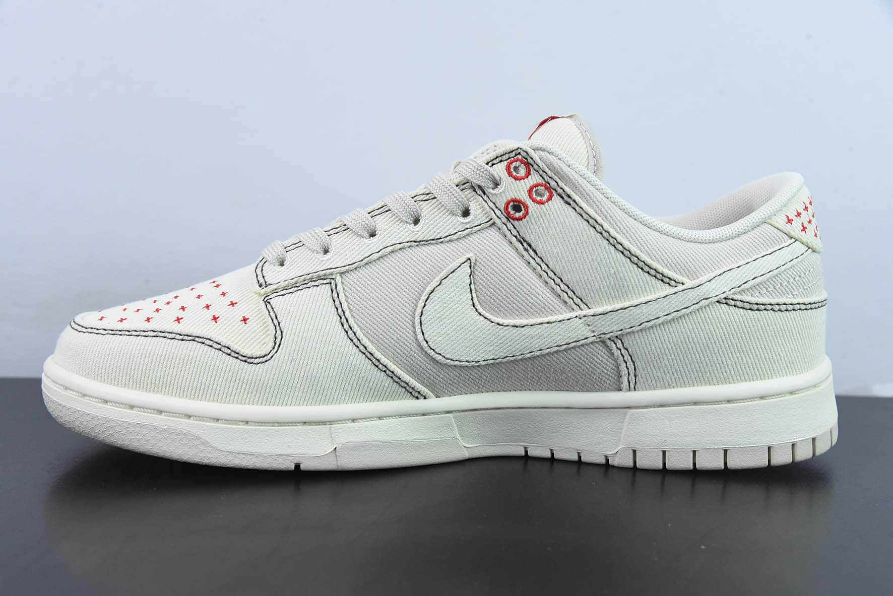 耐克Nike SB Dunk Low 丹宁白红满天星SB低帮休闲板鞋纯原版本 货号：DV0834-100