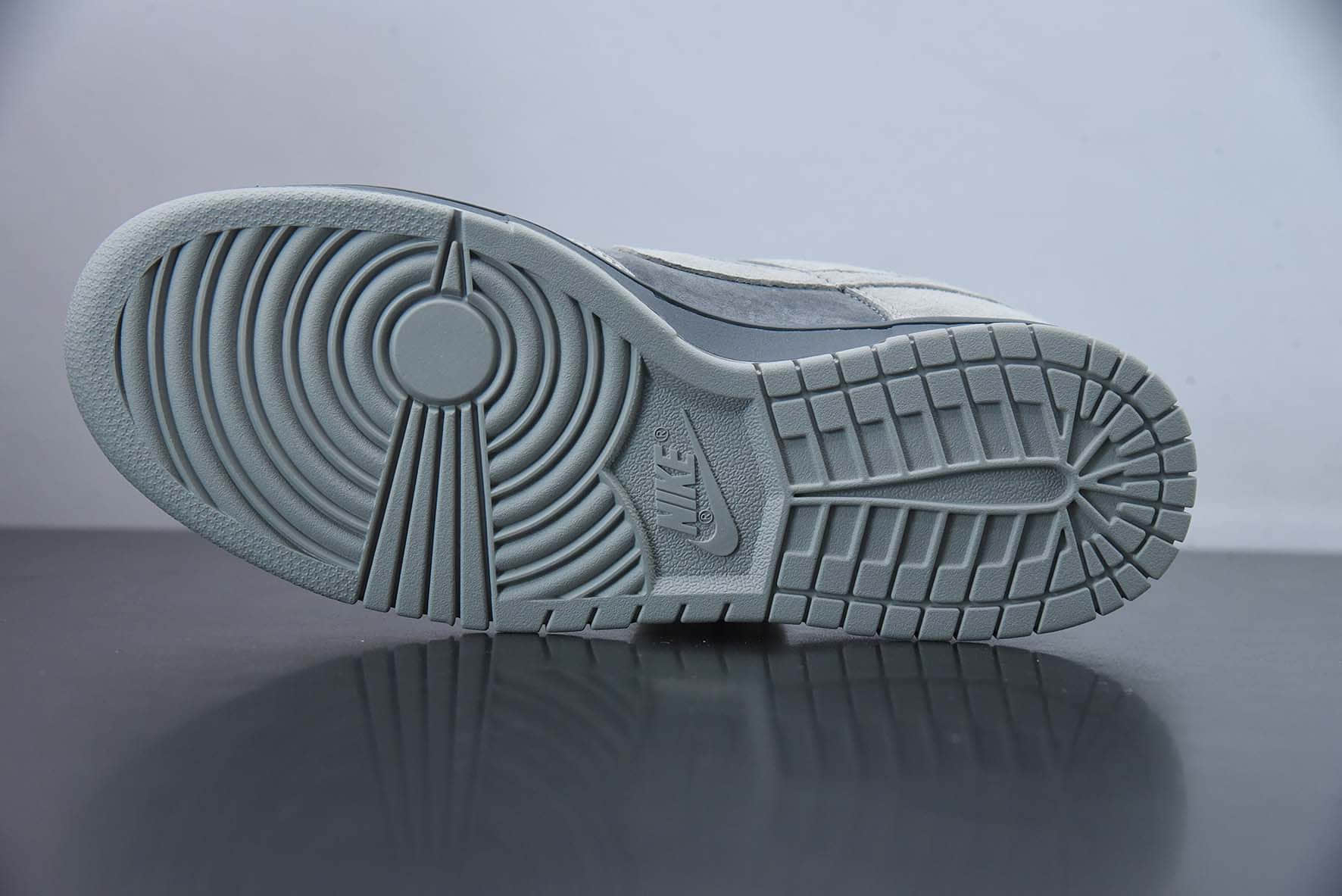 耐克Nike Otomo Katsuhiro x Nk SB Dunk Low Steamboy OST 创意定制联乘大友克洋联名灰满天星SB低帮运动休闲板鞋纯原版本 货号：DD3699-003