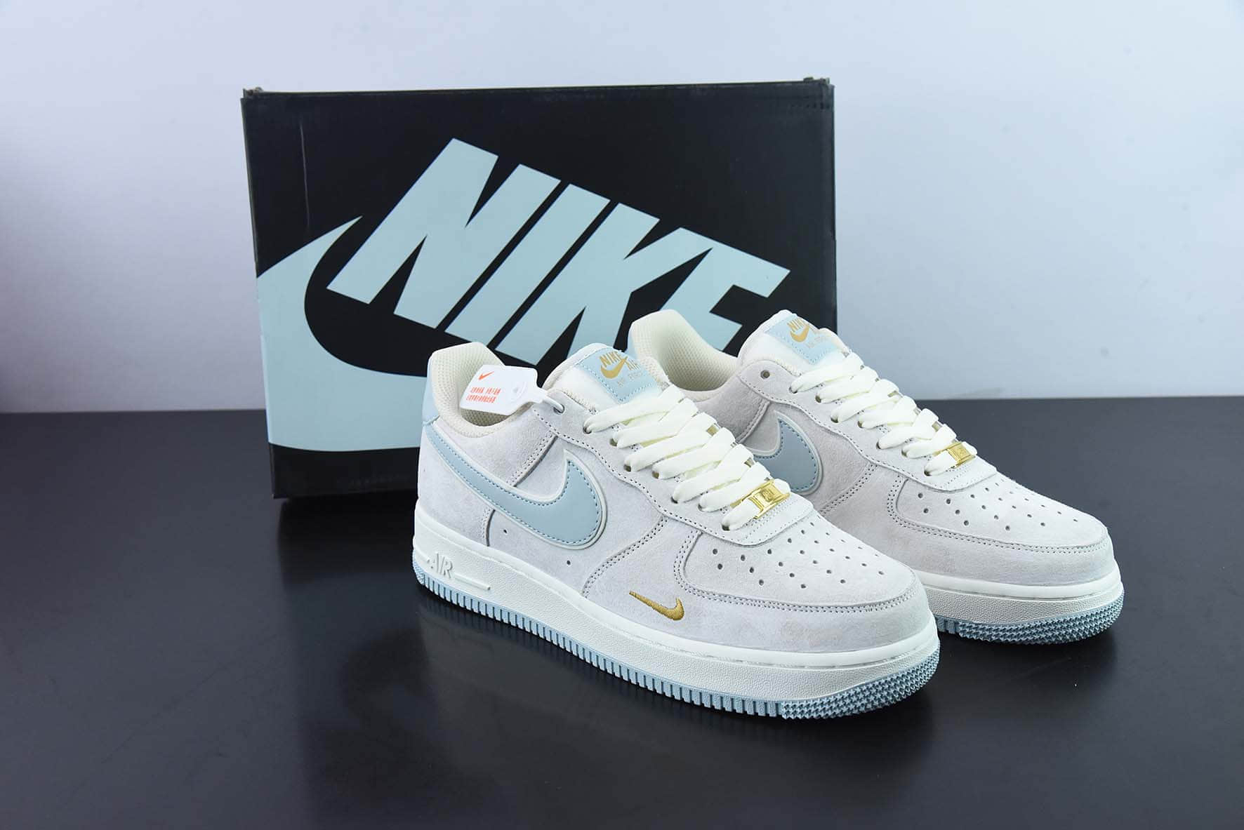 耐克Nike Air Force 1 Low ’07 麂皮浅灰淡蓝金迷你双钩子空军一号低帮休闲板鞋纯原版本 货号：KK5636-510