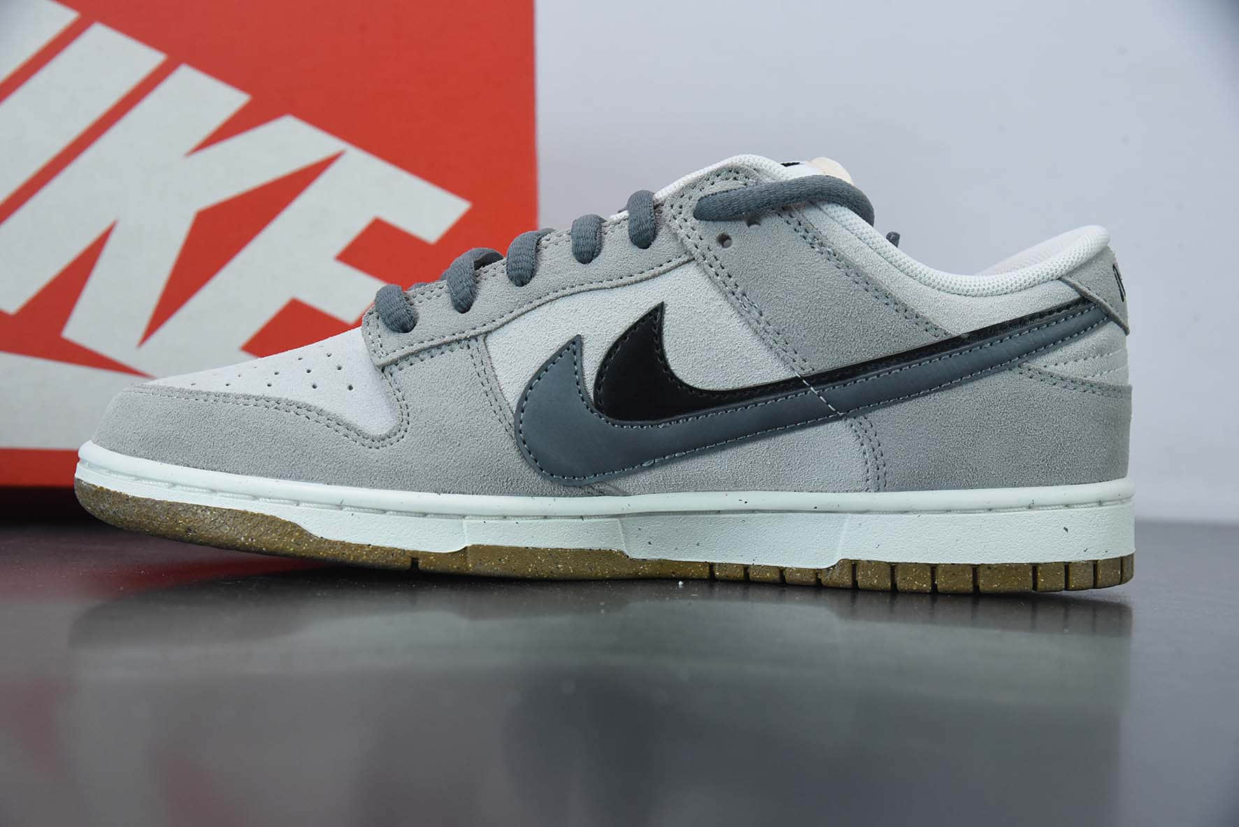 耐克Nike SB Dunk Low 85 灰白双勾SB低帮运动休闲板鞋纯原版本 货号：DO9457-114