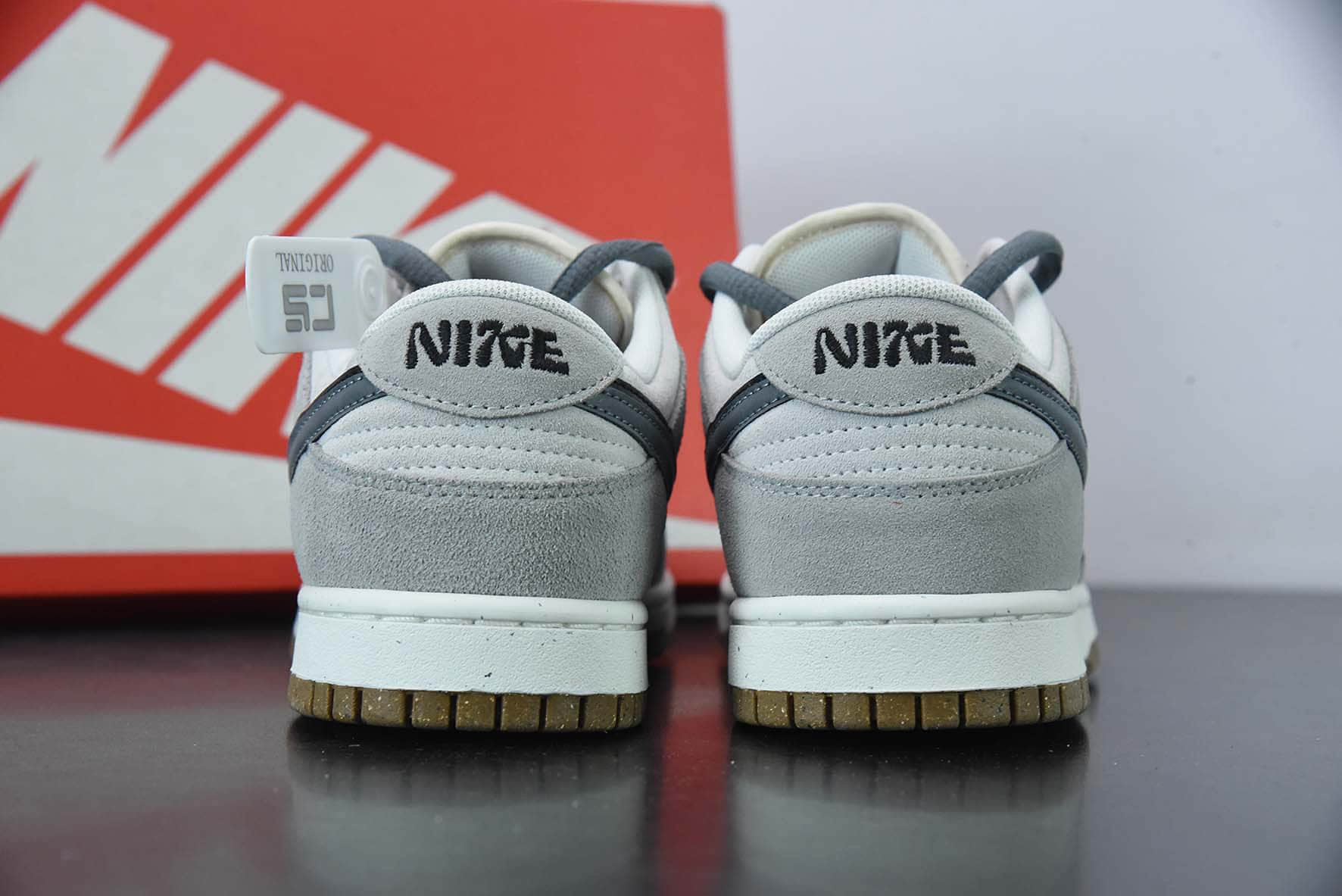 耐克Nike SB Dunk Low 85 灰白双勾SB低帮运动休闲板鞋纯原版本 货号：DO9457-114