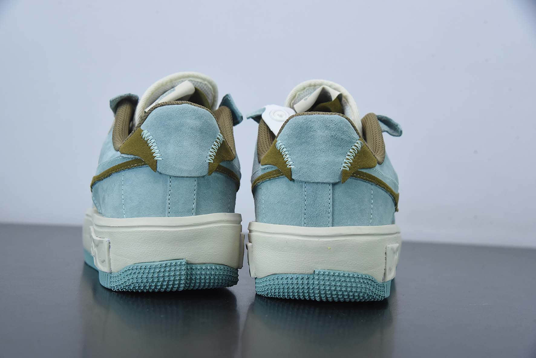 耐克Nike Wmns Air Force 1 FontankaWater BlueBeigeOlive丰塔卡系列空军一号水蓝米棕橄榄绿错位解构休闲板鞋纯原版本 货号：CW6688-805