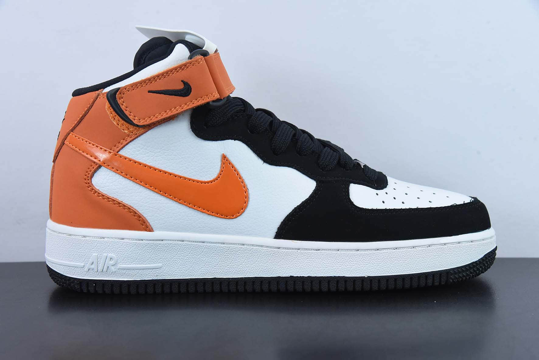 耐克Nike Air Force 1 Mid '07 黑橙配色中帮空军一号休闲板鞋纯原版本 货号：UT1192-006