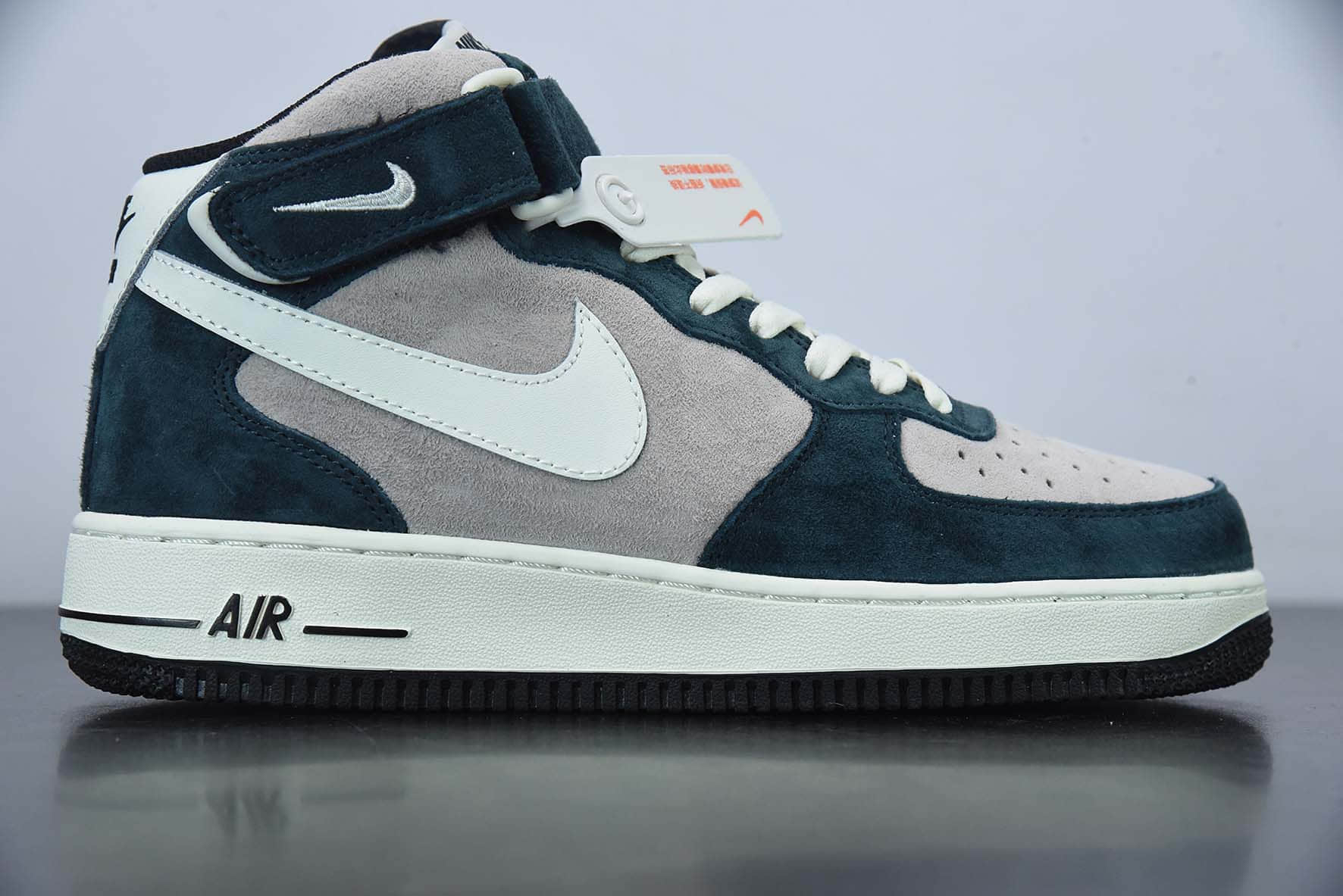 耐克Nike Air Force 1'07 奶白灰绿空军一号中帮运动休闲板鞋纯原版本 货号： DE6933-865