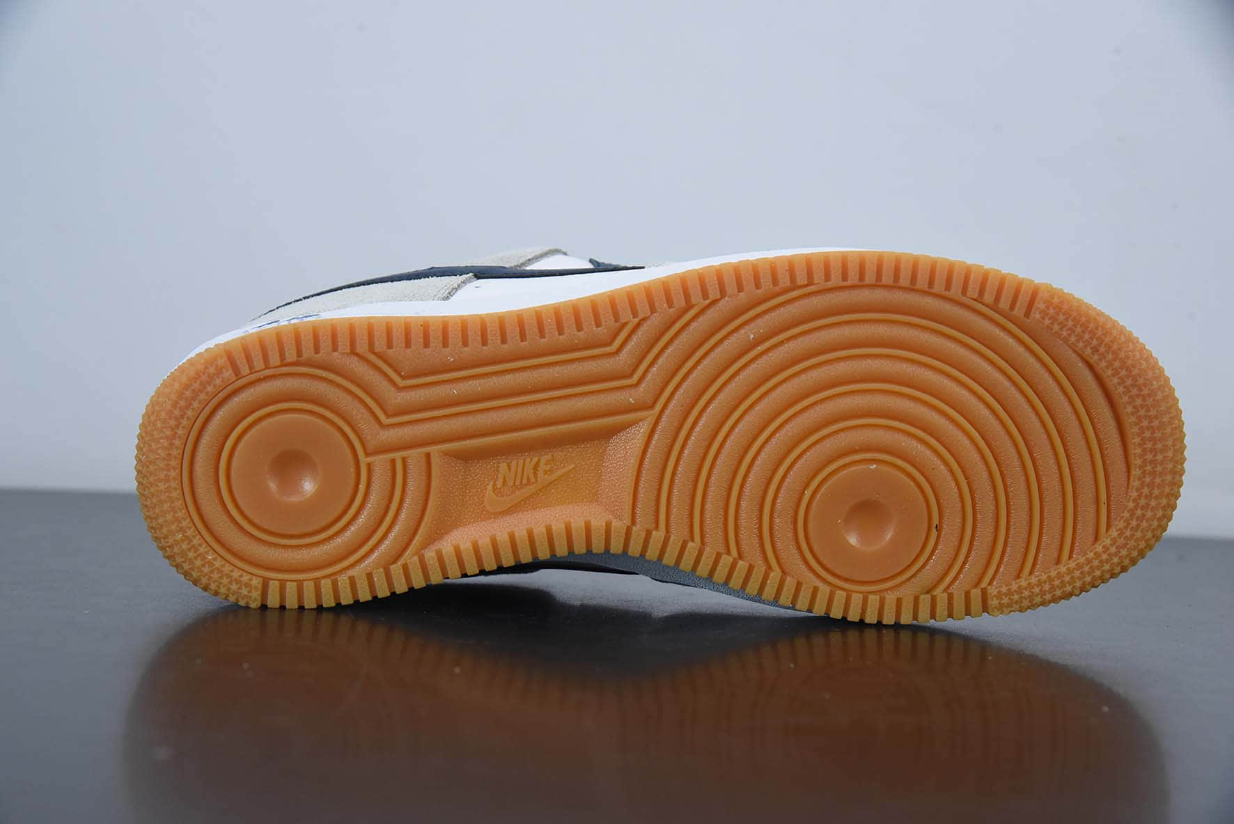 耐克Nike Air Force 1'07 Low 灰蓝深胶麂皮空军一号低帮休闲板鞋纯原版本 货号：AH0289-100