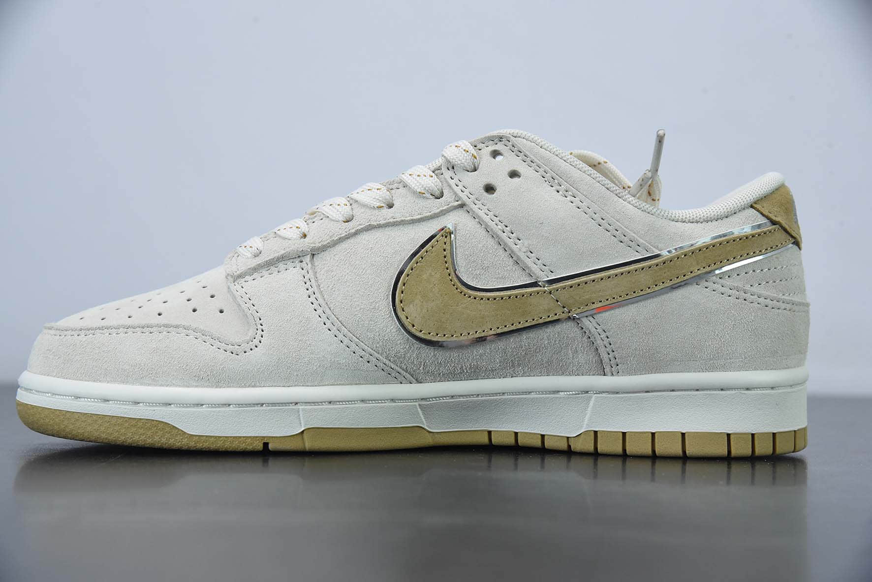 耐克Nike Otomo Katsuhiro x Nike SB Dunk Low大友克洋联名灰白黄钩复古低帮板鞋纯原版本 货号：DR2269-326