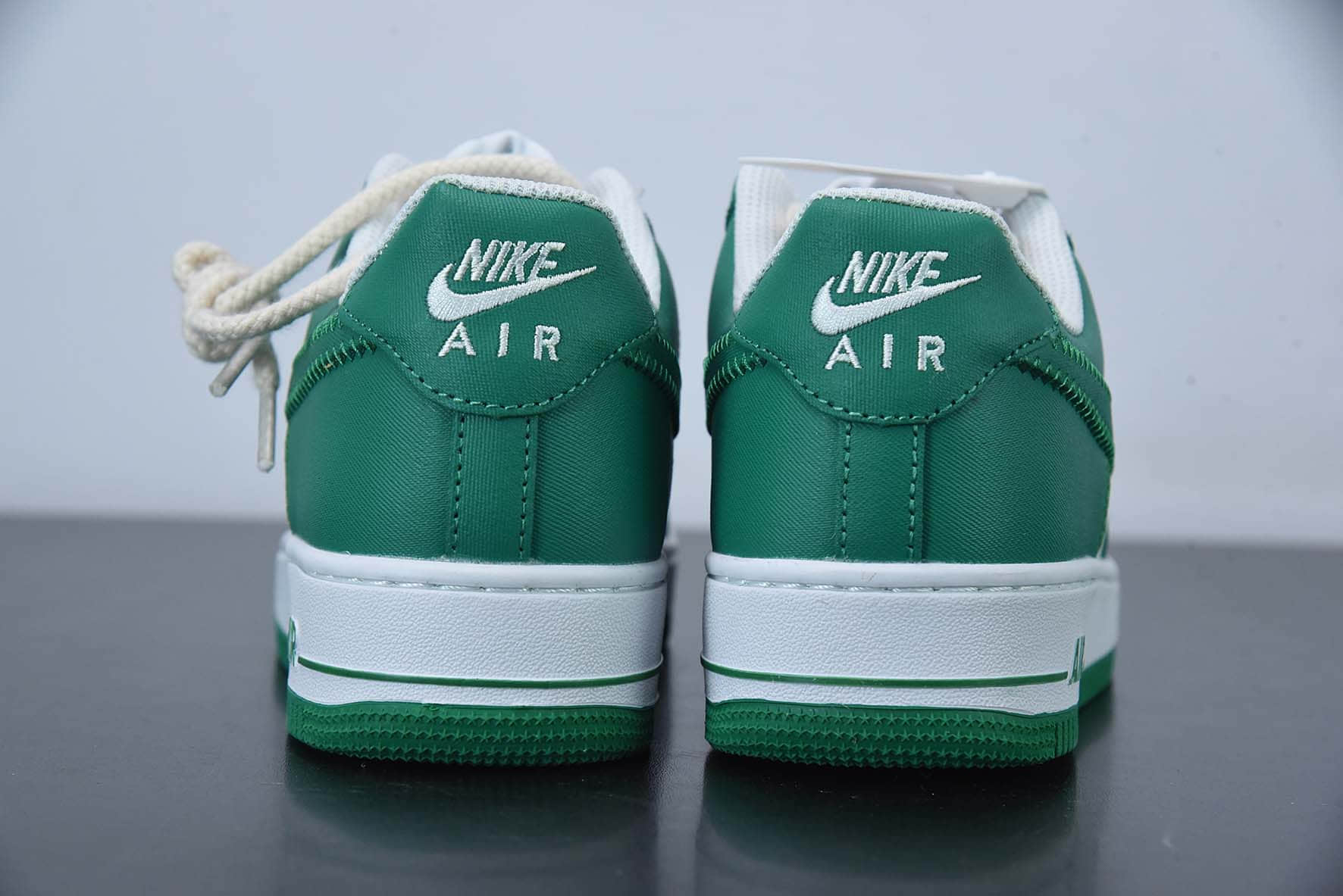 耐克Nike By You Air Force 1'07 Low Retro SP拼接皮革草绿白空军一号低帮休闲板鞋纯原版本 货号：DE0236-011