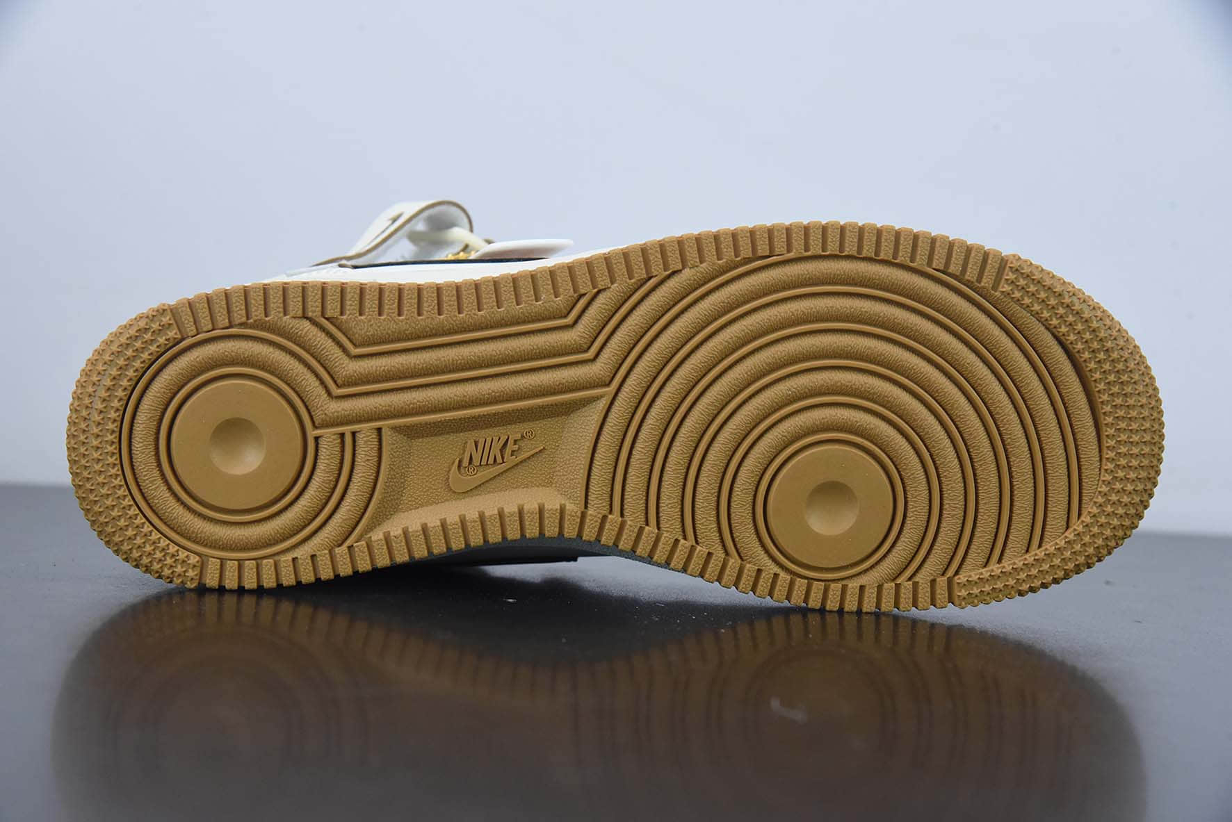 耐克Nike Air Force 1'07 Mid Mocha Brown 摩卡棕空军一号中帮休闲板鞋纯原版本 货号：FB1869-022