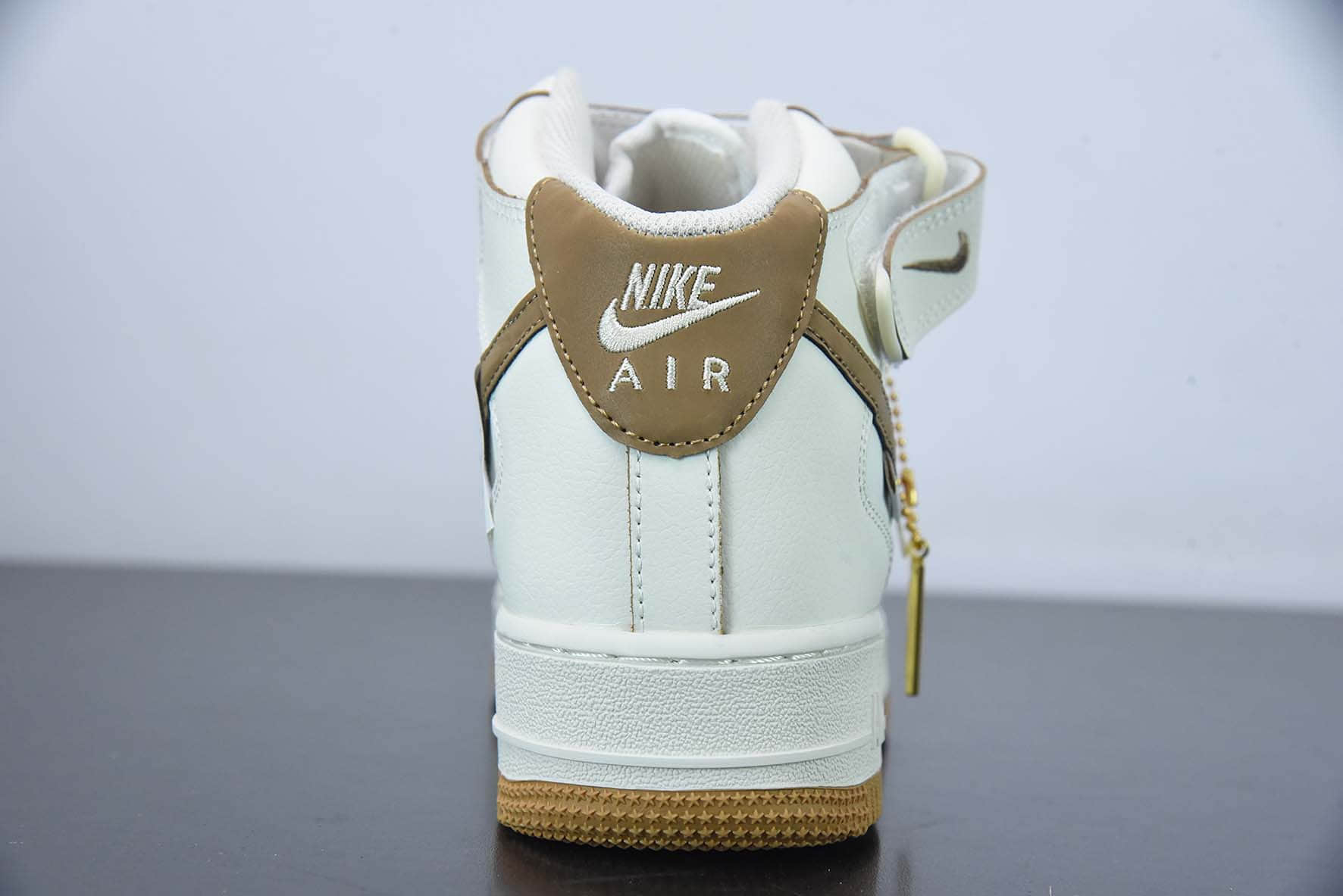 耐克Nike Air Force 1'07 Mid Mocha Brown 摩卡棕空军一号中帮休闲板鞋纯原版本 货号：FB1869-022