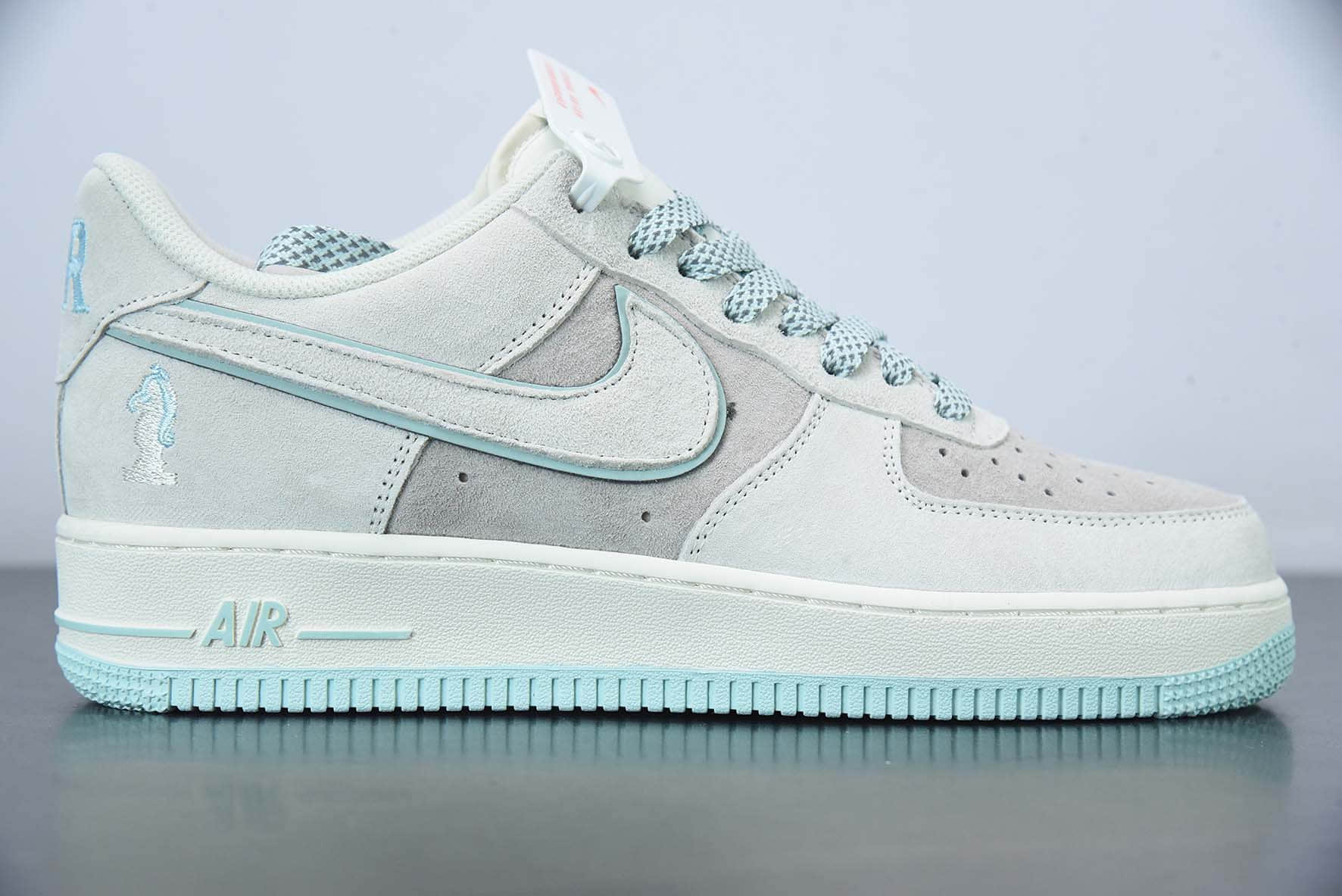 耐克Nike Air Force 1'07 Low Four Horsemen PE 勒布朗詹姆斯限定深灰麂皮空军一号低帮休闲板鞋纯原版本 货号：DZ3696-001