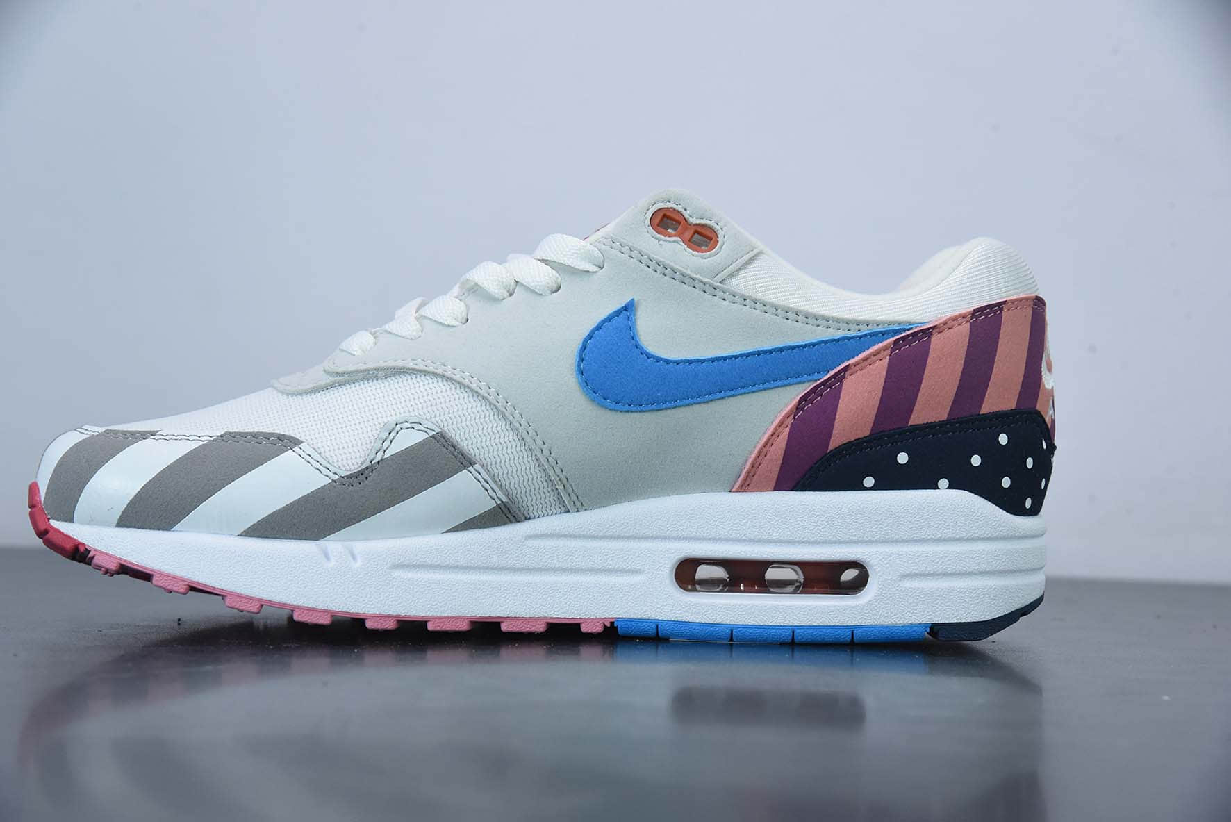 耐克Nike Piet Parra x Nike Air Max 1 White Multi彩虹游乐园复古气垫百搭慢跑鞋纯原版本 货号：AT3057-100