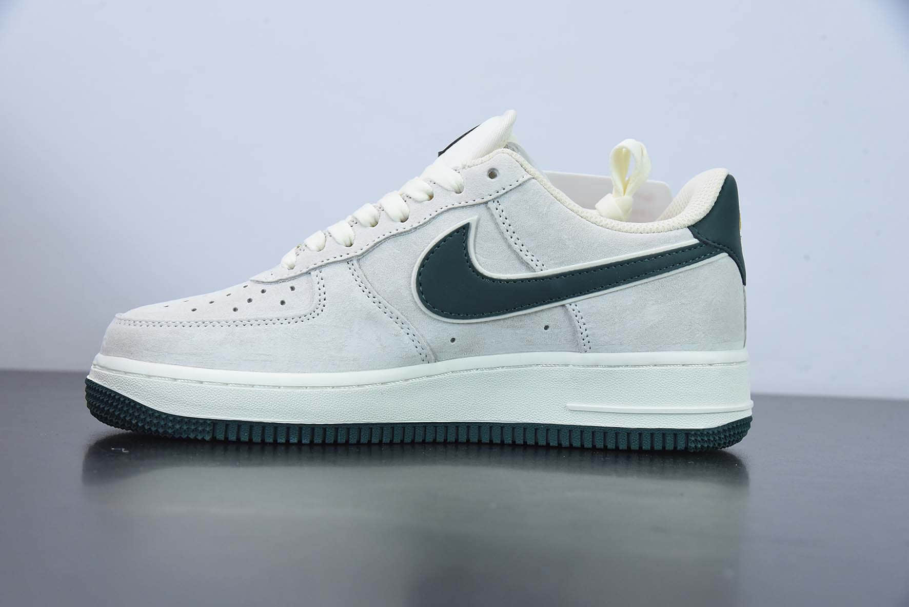 耐克Nike Air Force 1 Low 07 麂皮米绿空军一号低帮运动休闲板鞋纯原版本 货号：KK5636-710