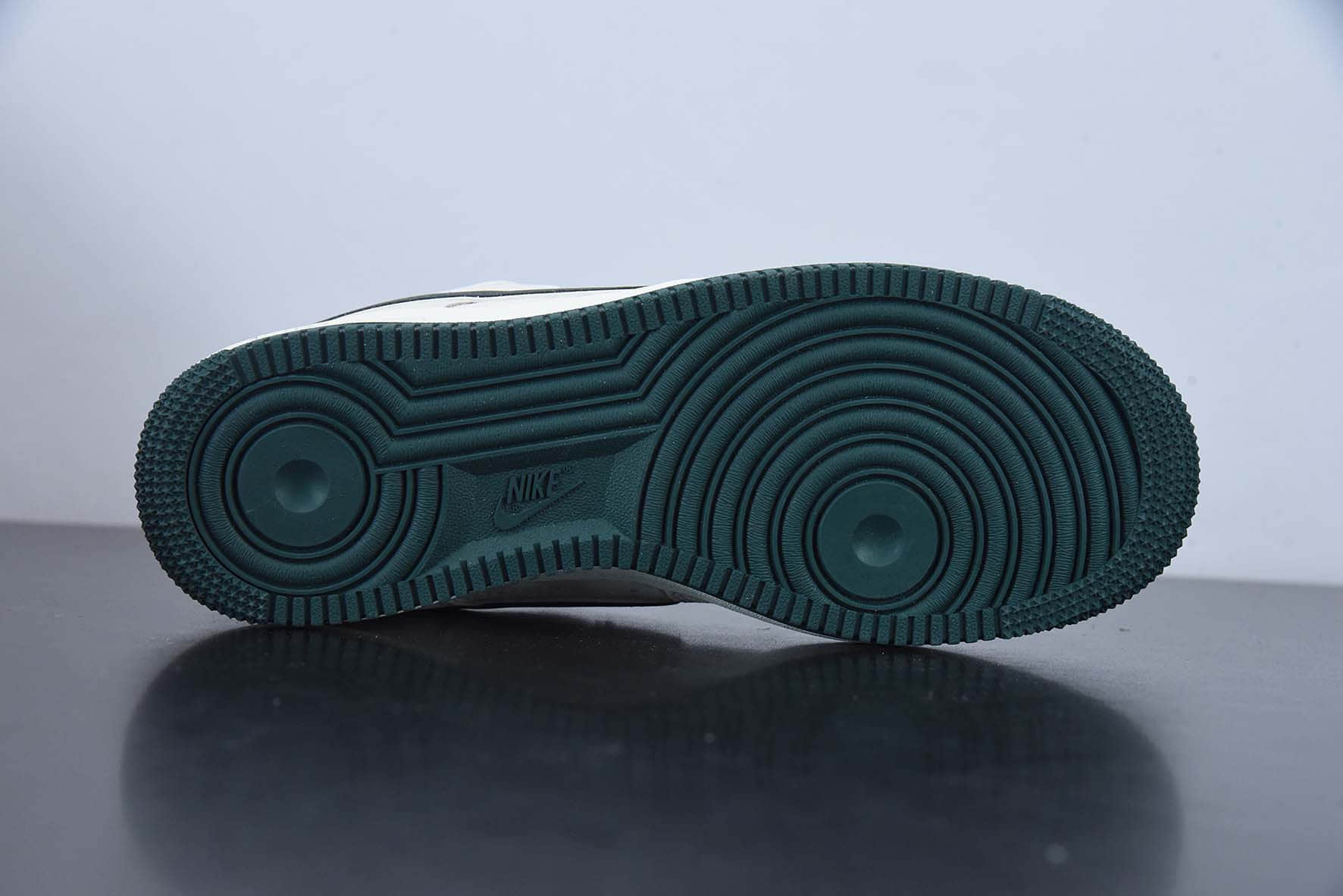 耐克Nike Air Force 1 Low 07 麂皮米绿空军一号低帮运动休闲板鞋纯原版本 货号：KK5636-710