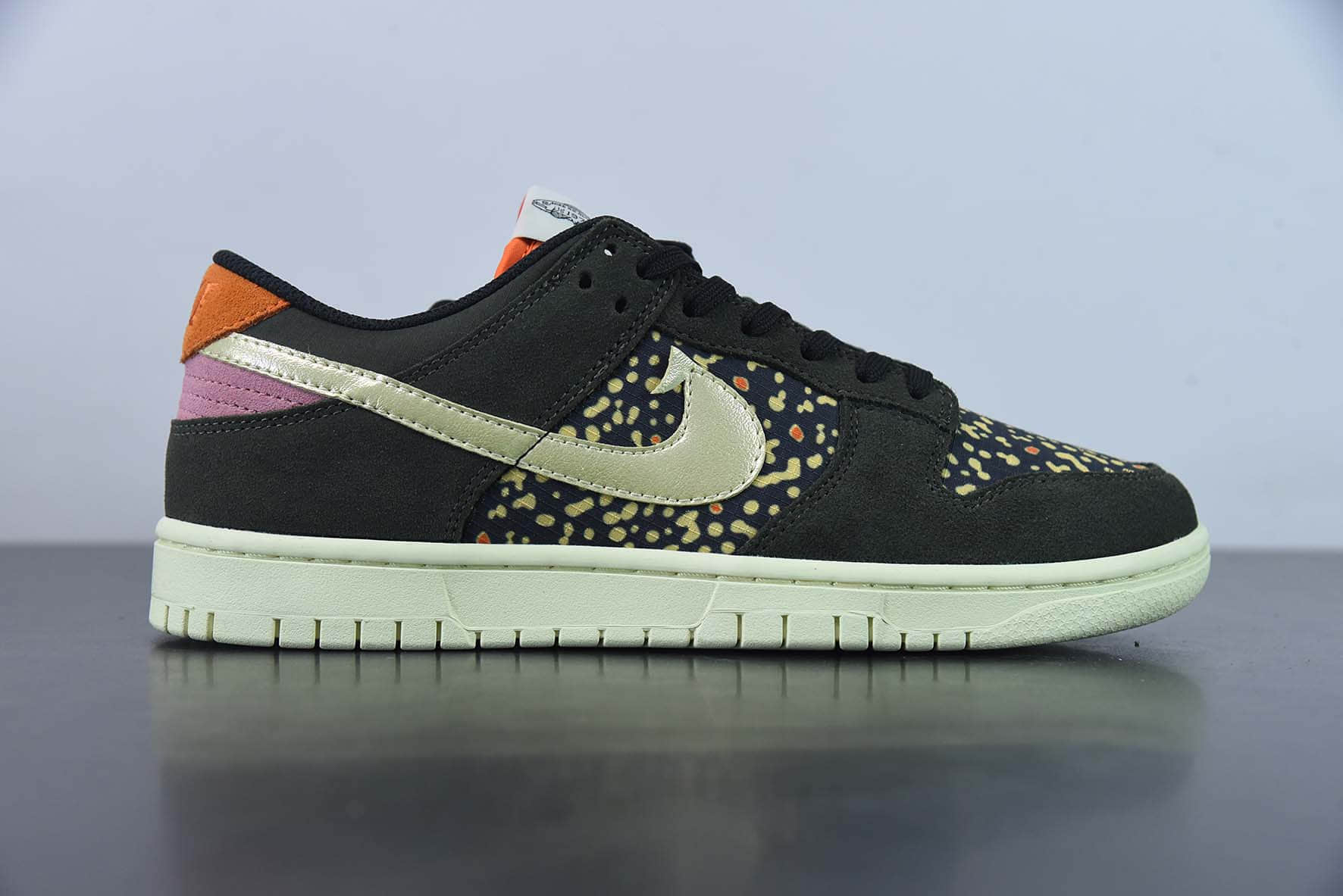 耐克Nike Dunk Low Rainbow Trout 鳝鱼联名款 SB低帮休闲板鞋纯原版本 货号：FH7523-300